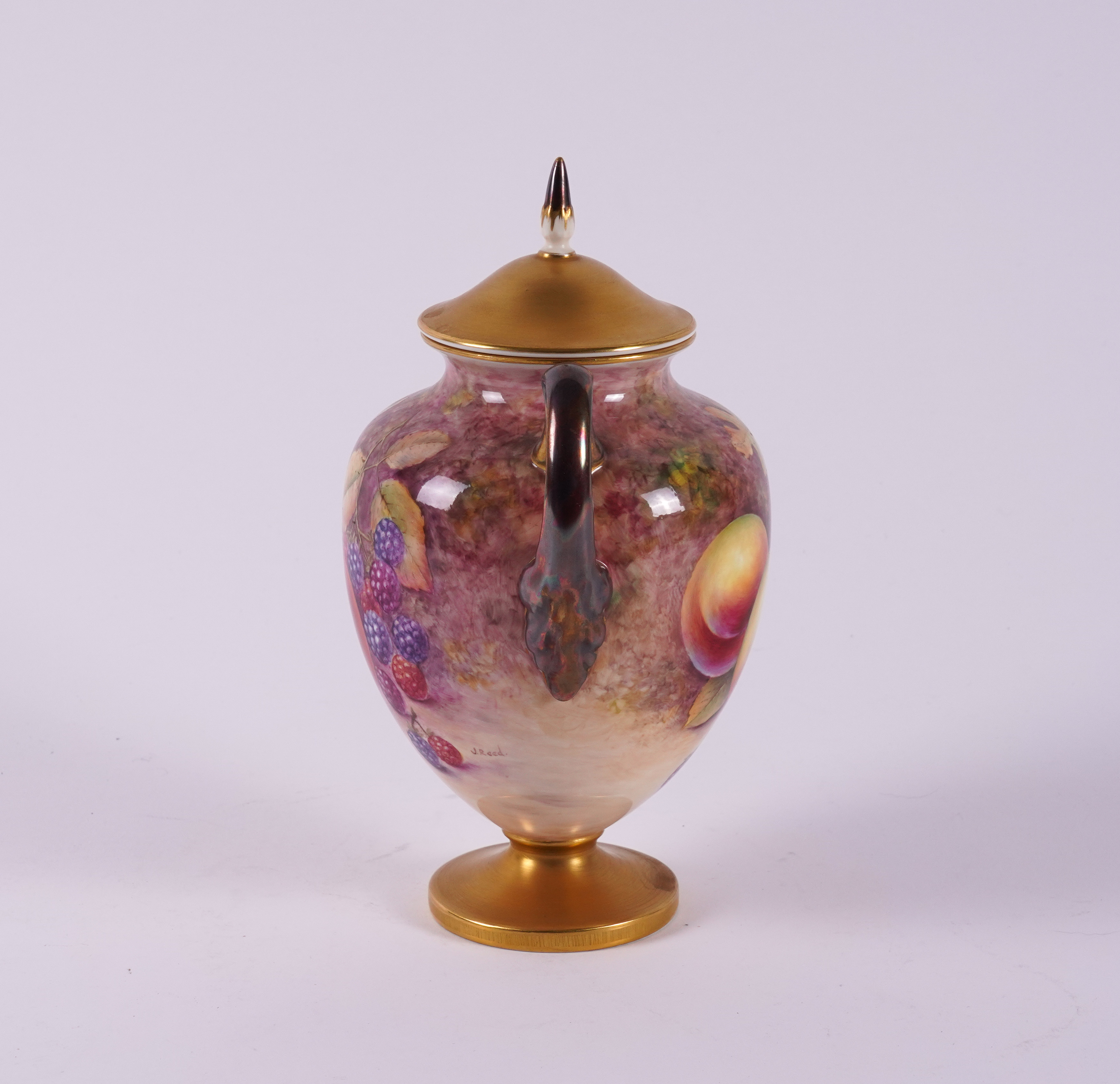 A ROYAL WORCESTER TWO-HANDLED OVOID VASE AND COVER (2) - Image 4 of 5