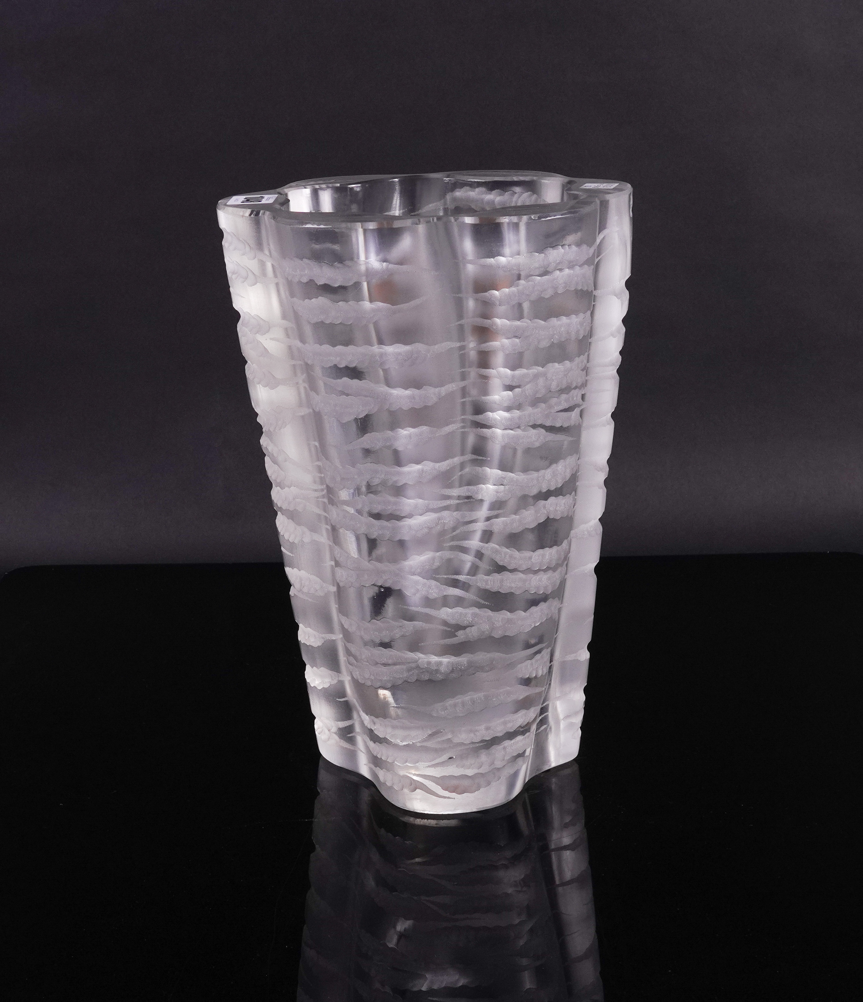 A LARGE LALIQUE `SENLIS' PATTERN FROSTED AND SATIN GLASS VASE - Image 2 of 9