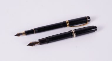 A MONT BLANC MEISTERSTUCK FOUNTAIN PEN AND A PARKER DUOFOLD FOUNTAIN PEN (2)