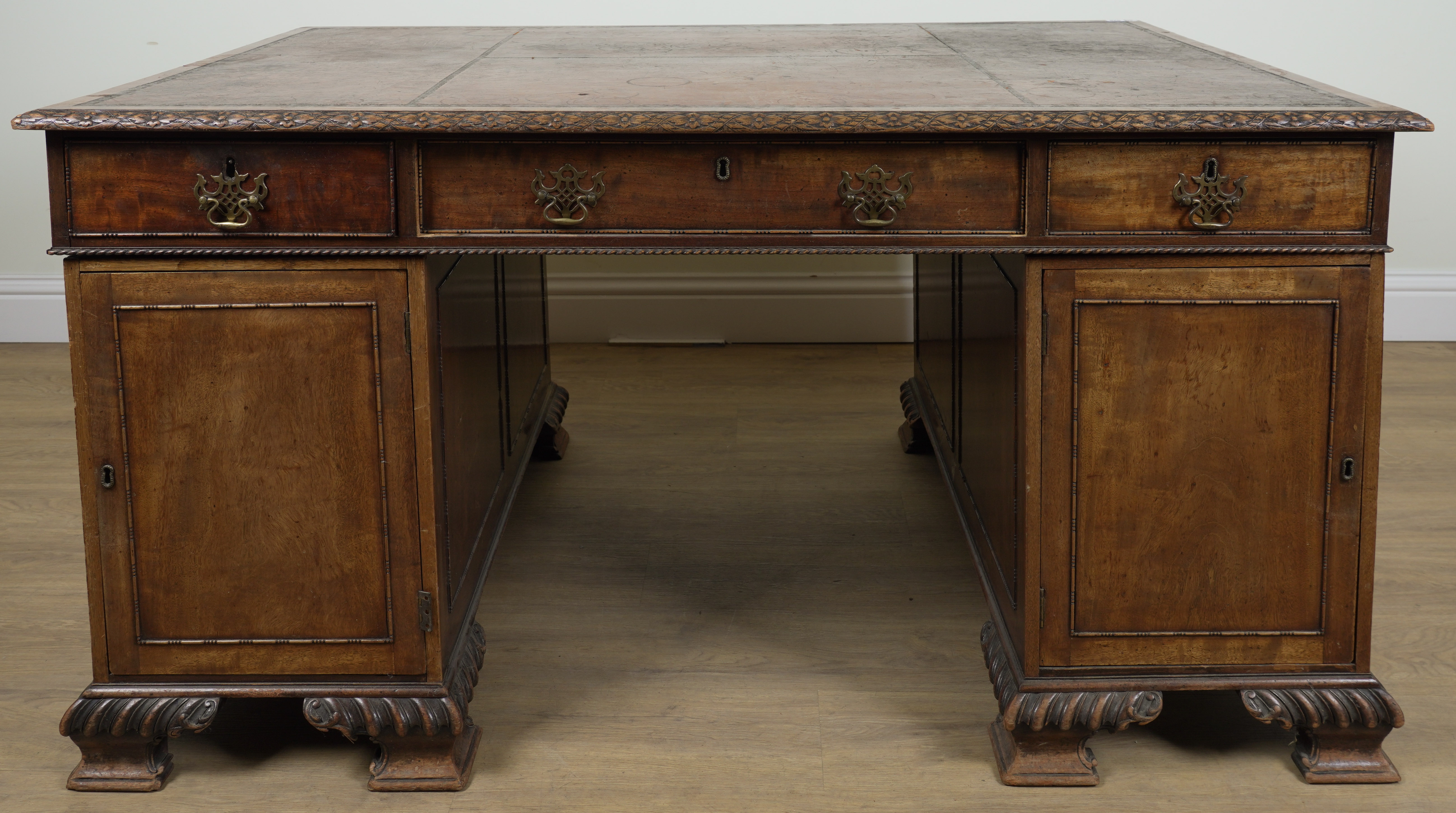 A GEORGE III MAHOGANY PEDESTAL NINE DRAWER PARTNERS DESK - Image 13 of 13