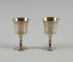 A PAIR OF SILVER GOBLETS (2)