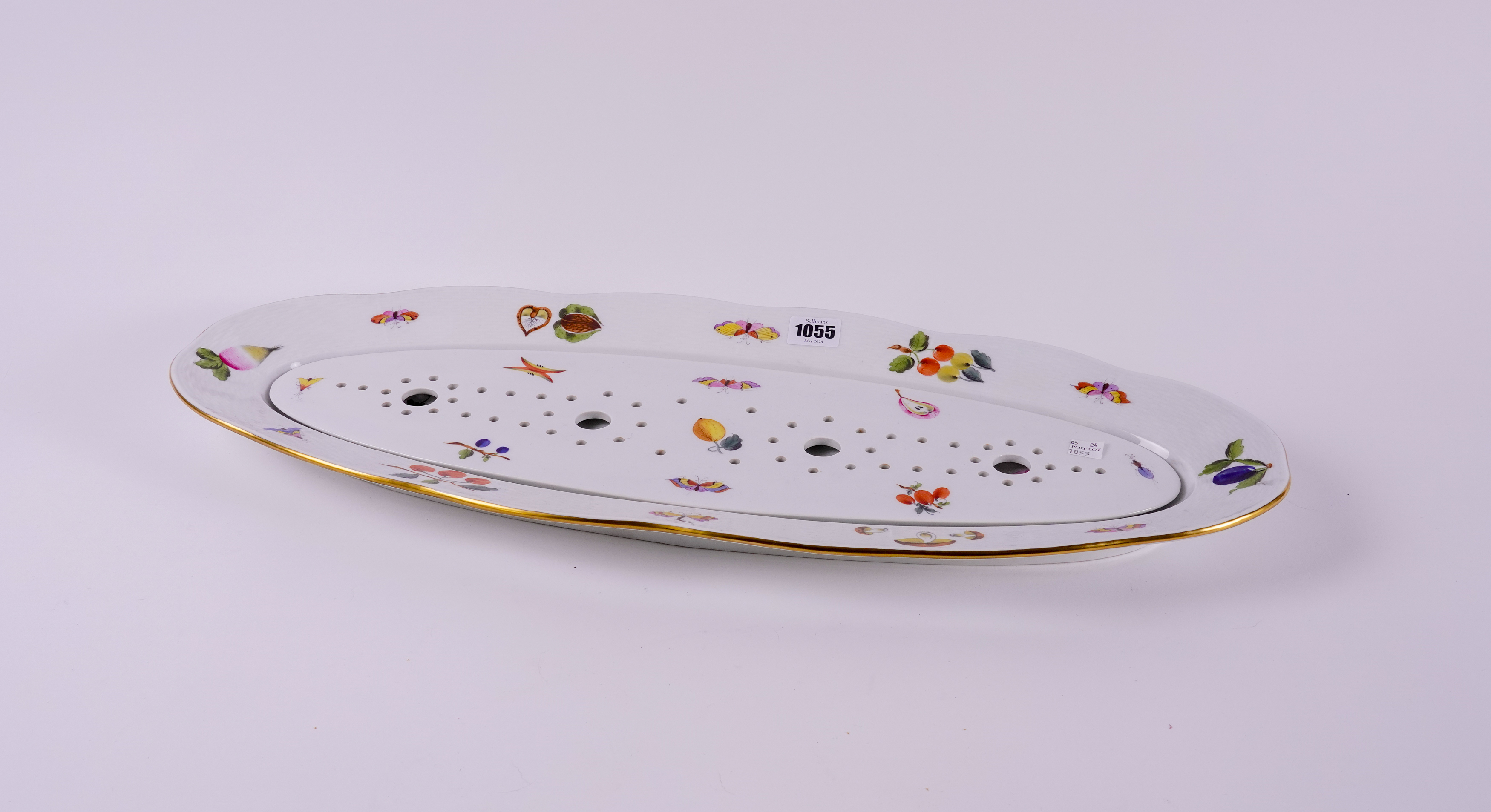 A HEREND `MARKET GARDEN' PATTERN OZIER MOULDED SHAPED OVAL FISH PLATTER AND STRAINER (2) - Image 2 of 4