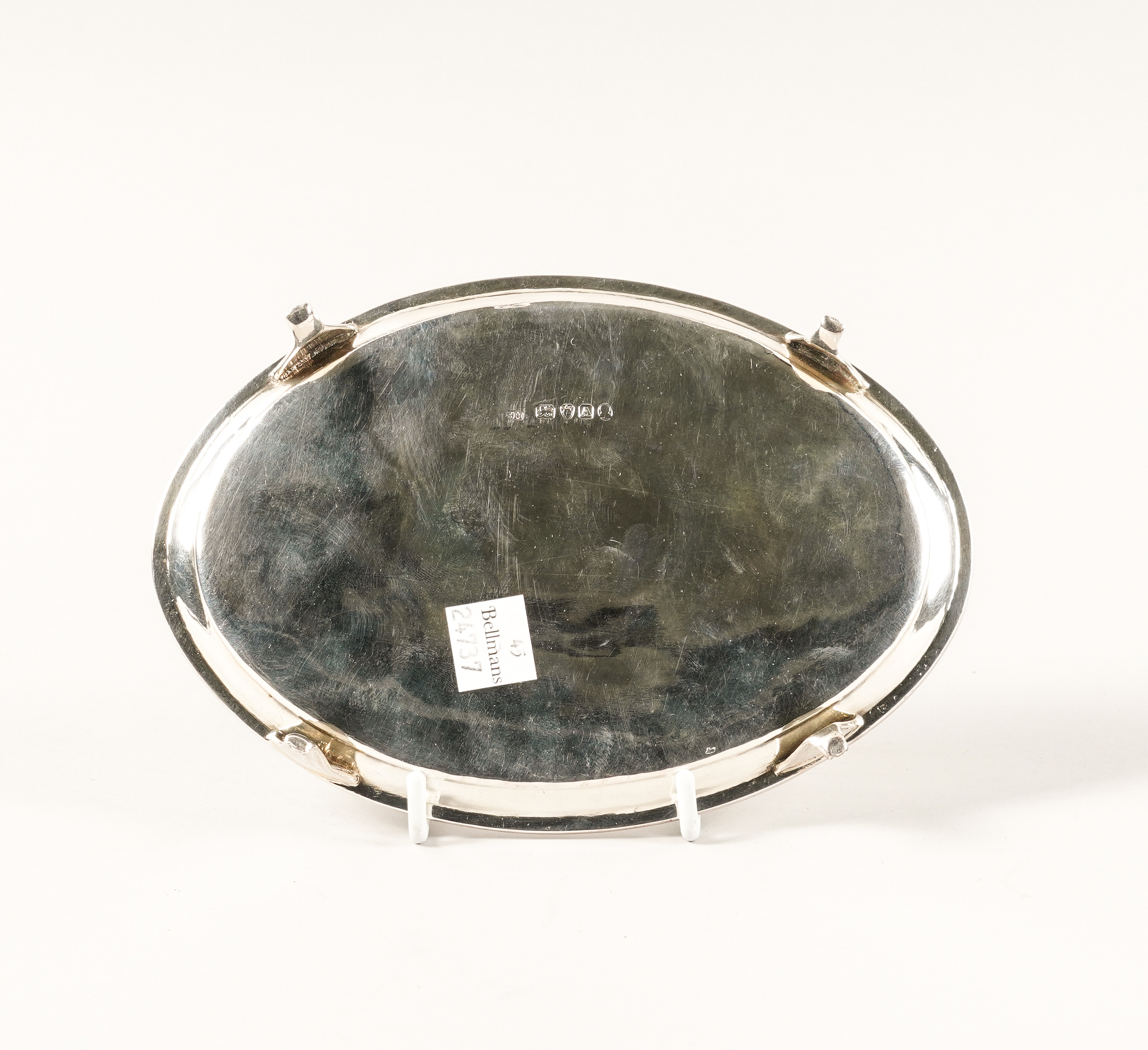 A GEORGE III SILVER OVAL TEAPOT STAND - Image 2 of 3