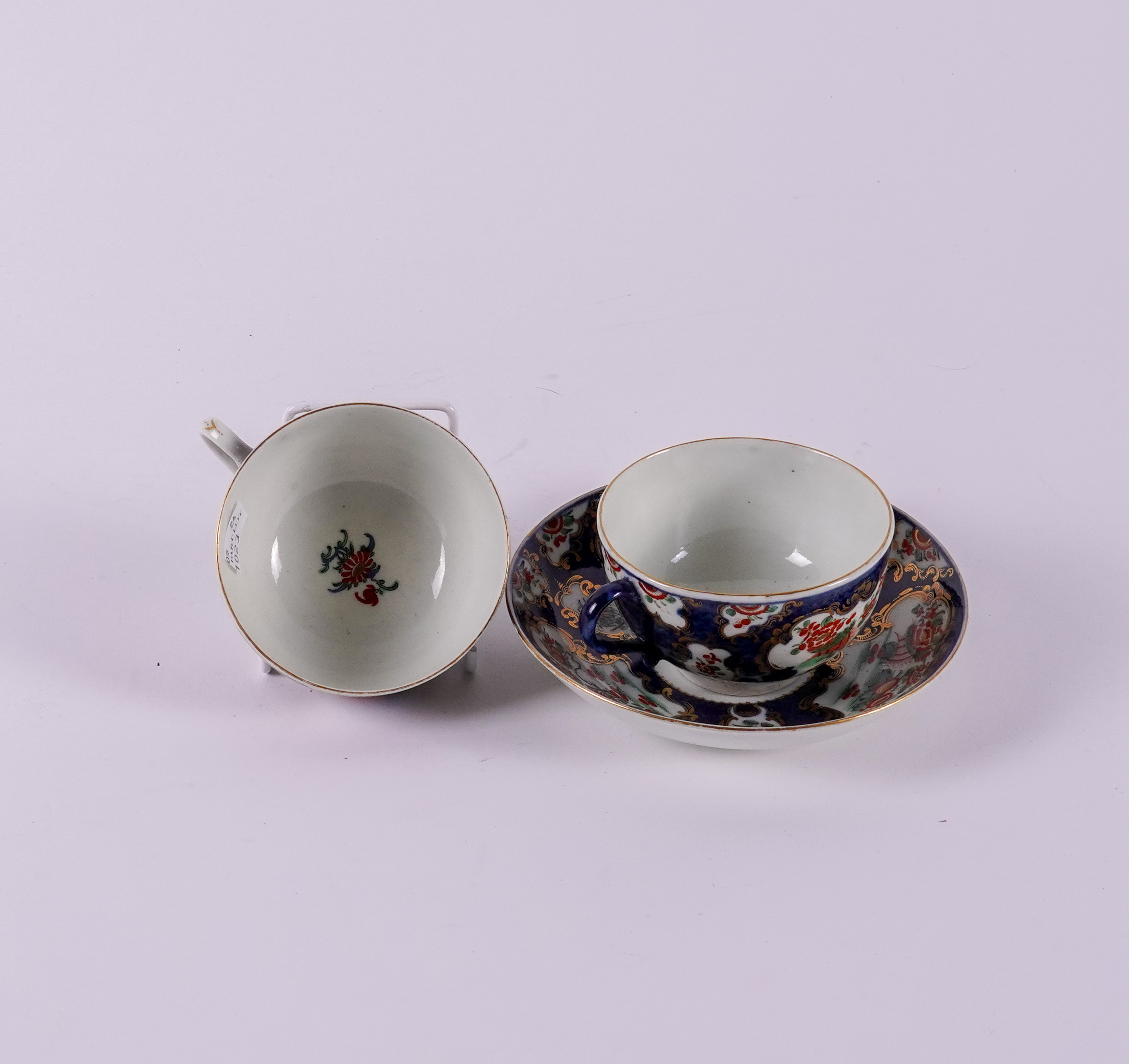 A WORCESTER BLUE-GROUND TEACUP AND SAUCER (4) - Image 5 of 6