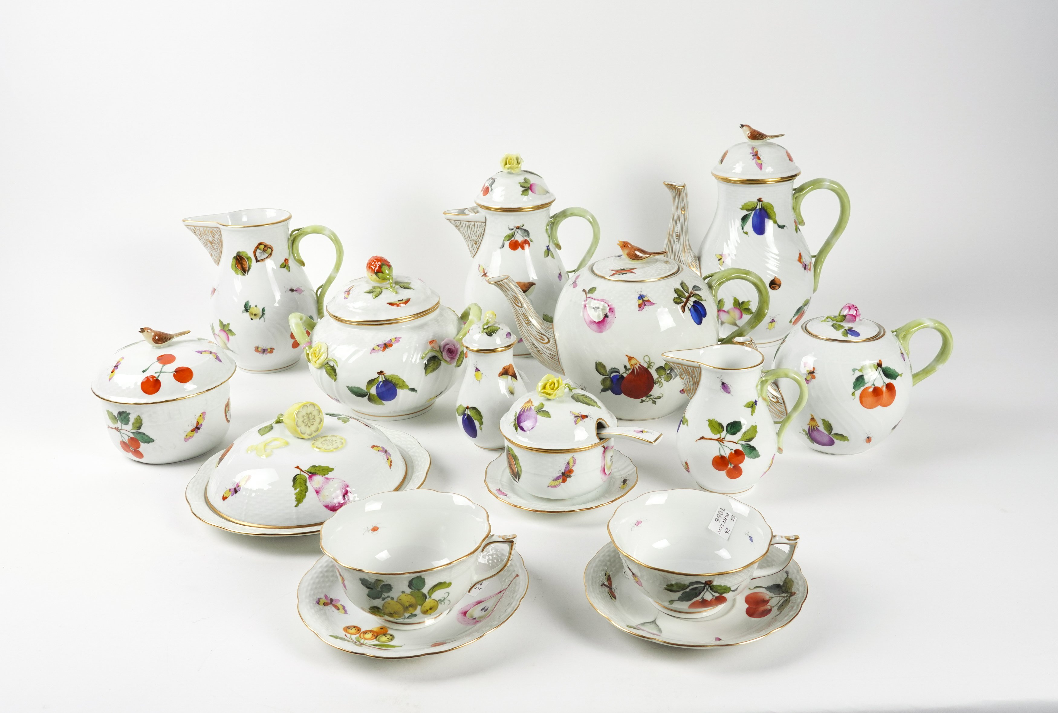 AN ASSEMBLED GROUP OF HEREND `MARKET GARDEN' PATTERN TEA, COFFEE AND BREAKFAST WARES - Image 2 of 5