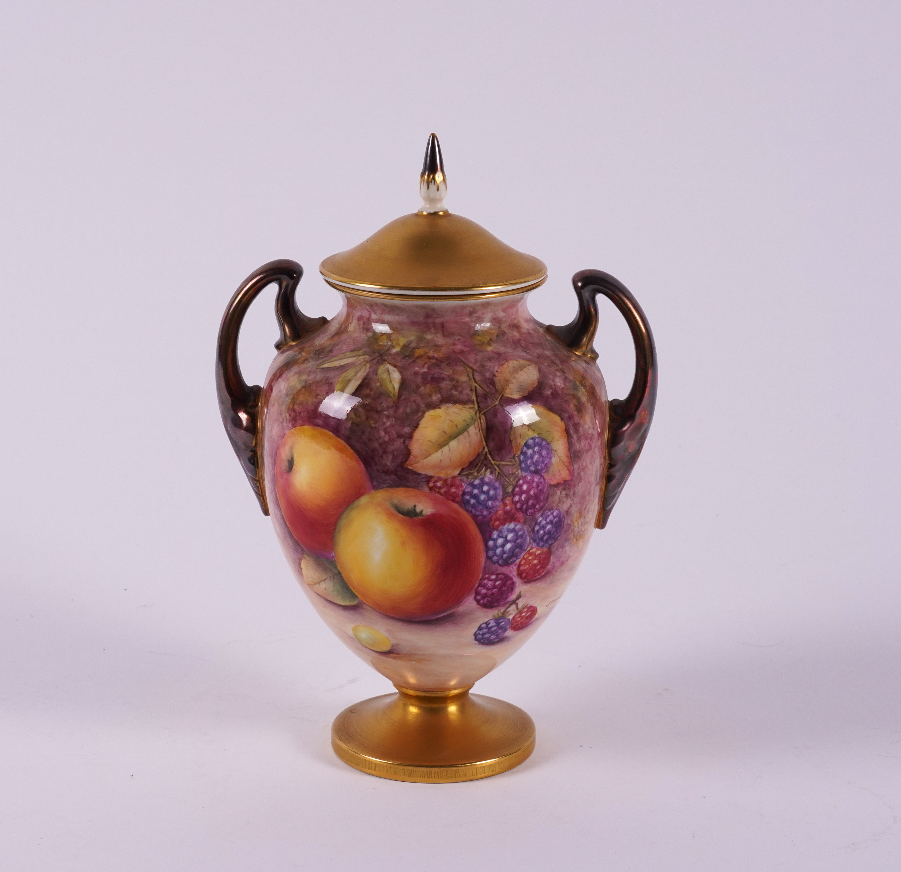 A ROYAL WORCESTER TWO-HANDLED OVOID VASE AND COVER (2) - Image 3 of 5
