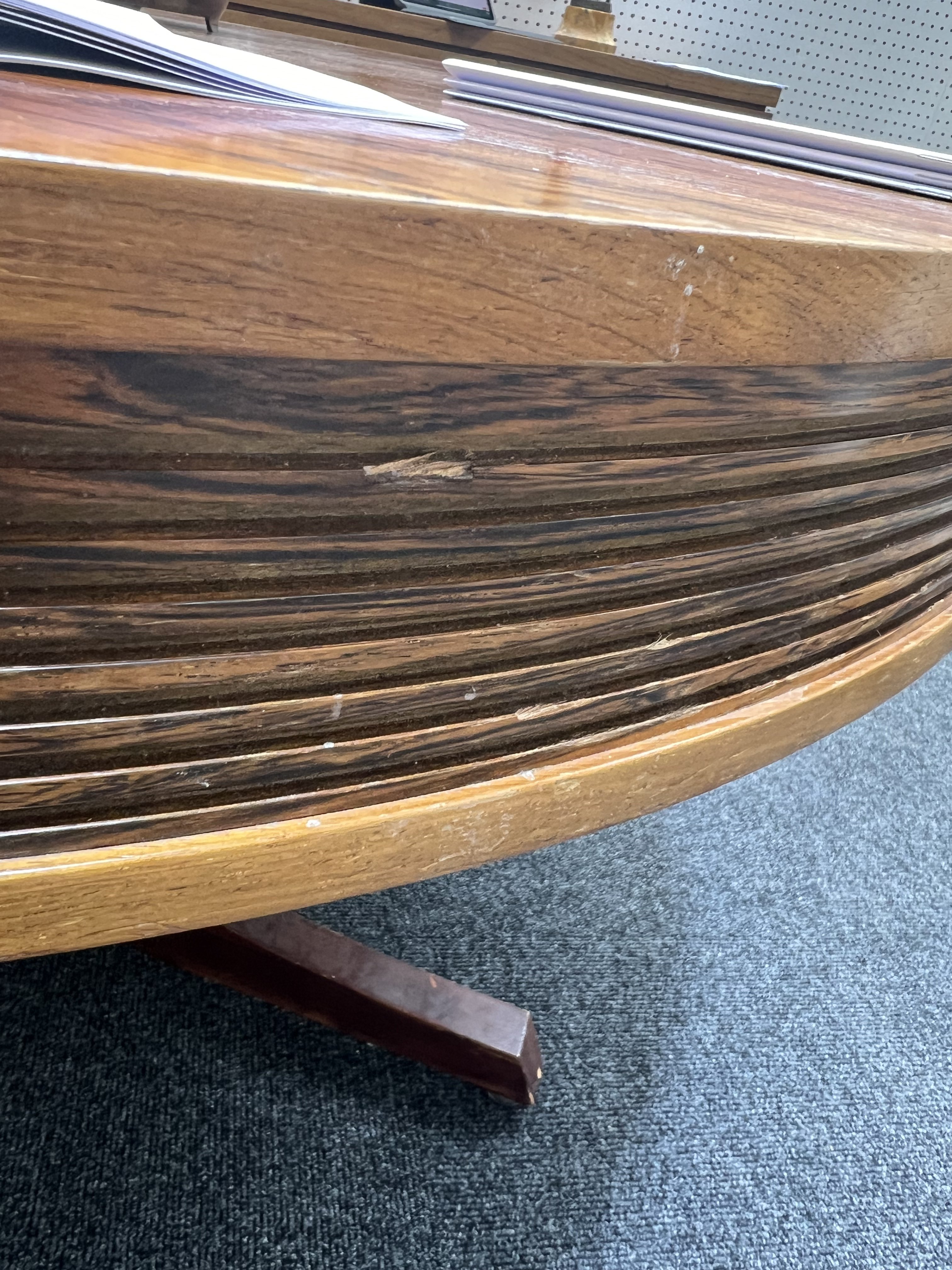PROBABLY ARCHIE SHINE FOR HEALS FURNITURE; A MID-20TH CENTURY ROSEWOOD CIRCULAR DINING TABLE - Image 7 of 11