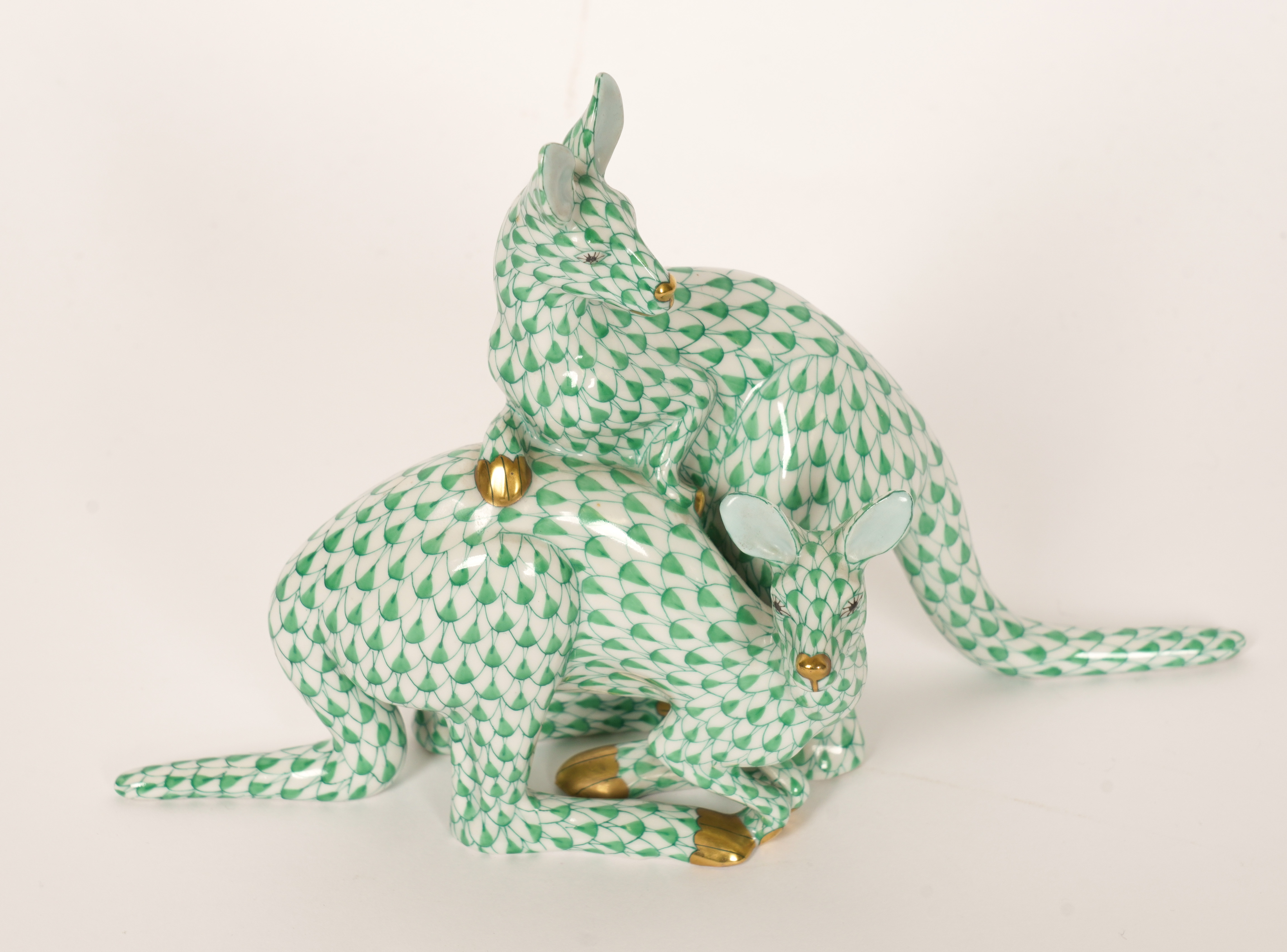 A HEREND PORCELAIN GROUP OF TWO GREEN FISHNET KANGAROOS - Image 2 of 3