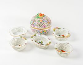 A GROUP OF HEREND PORCELAIN (7)