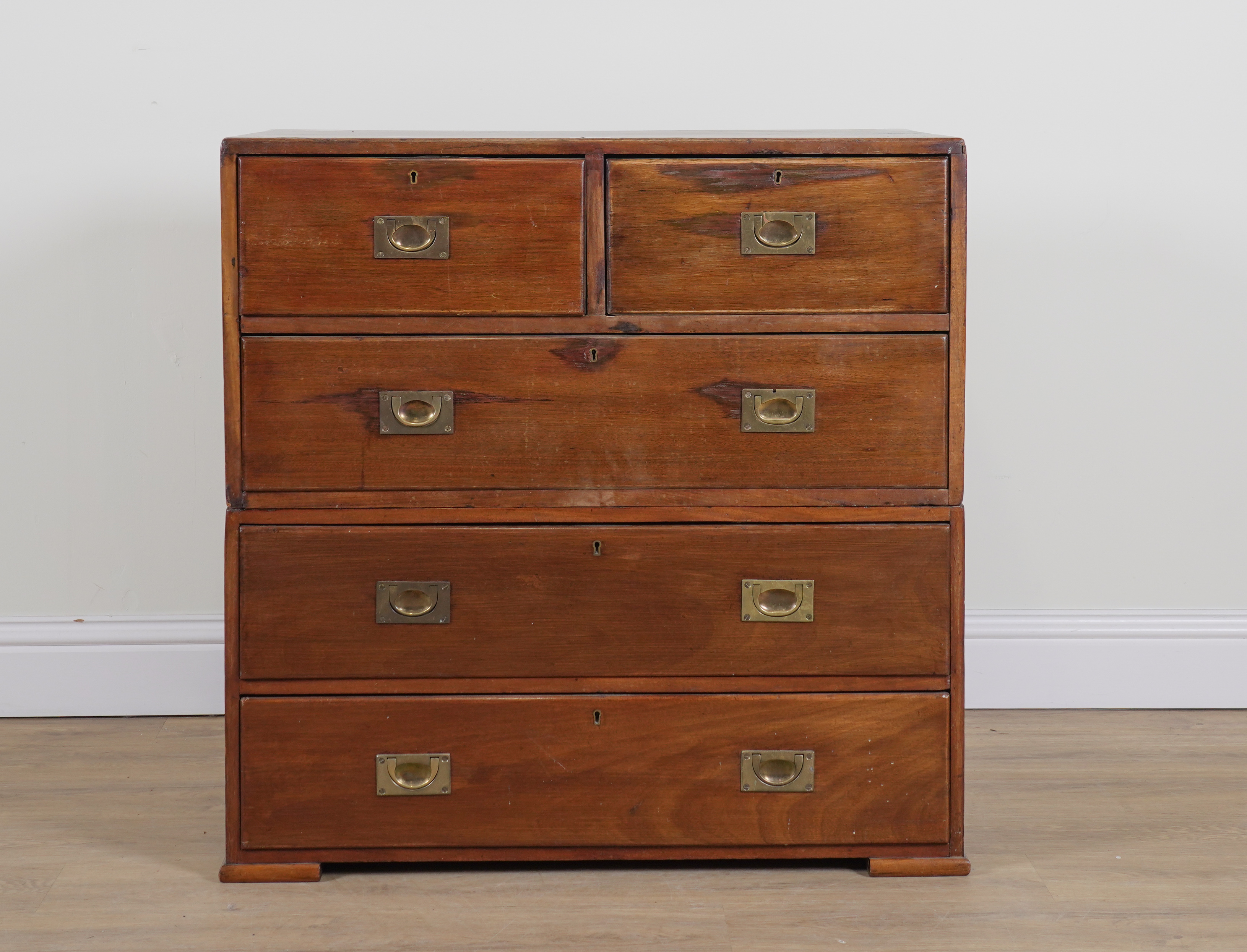 AN EARLY 20TH CENTURY TEAK FIVE DRAWER TWO PART CAMPAIGN STYLE CHEST - Image 2 of 4