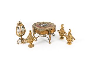 A CONTINENTAL GILT-METAL MOUNTED ENAMEL JEWELLERY BOX TOGETHER WITH THREE GILT BRONZE ENCRIER...