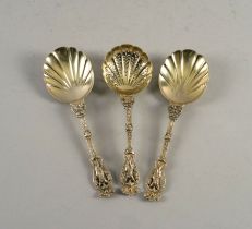 A VICTORIAN SILVER SET OF THREE DESSERT SERVING IMPLEMENTS (3)