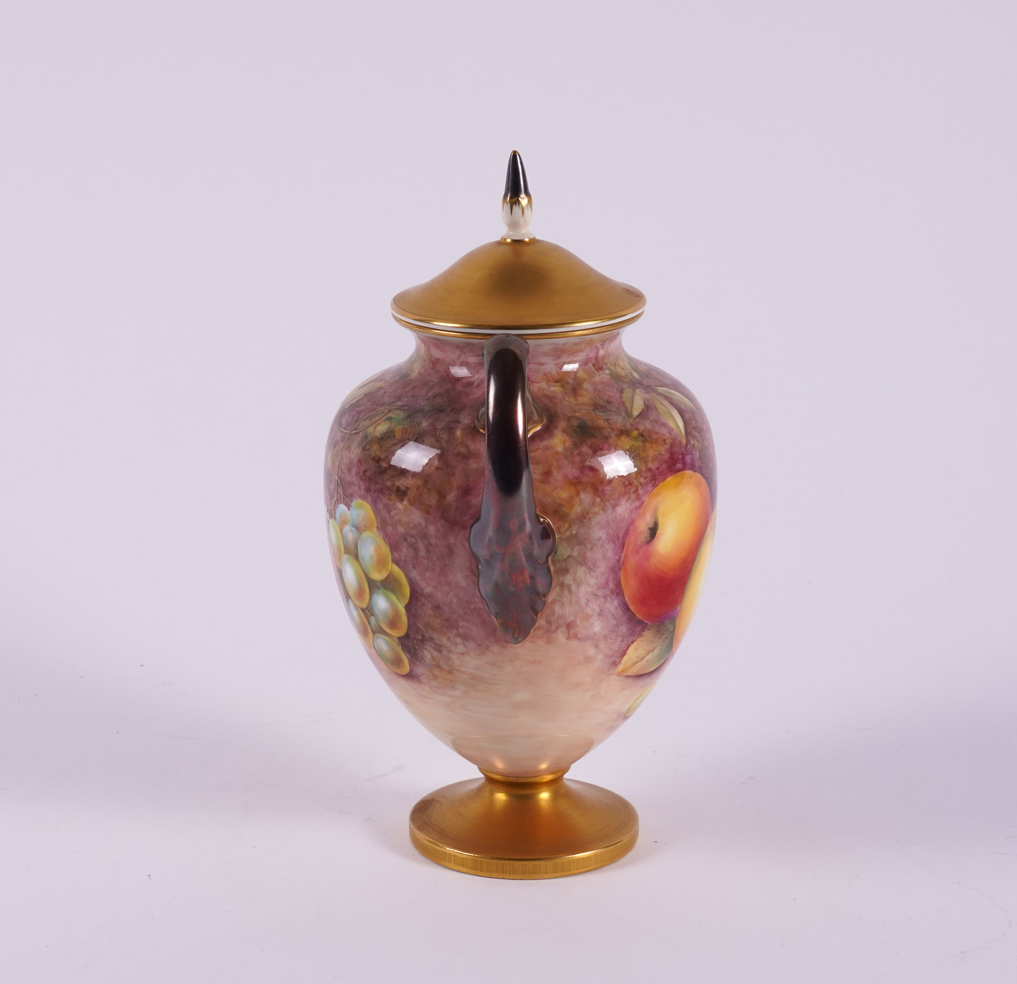 A ROYAL WORCESTER TWO-HANDLED OVOID VASE AND COVER (2) - Image 2 of 5