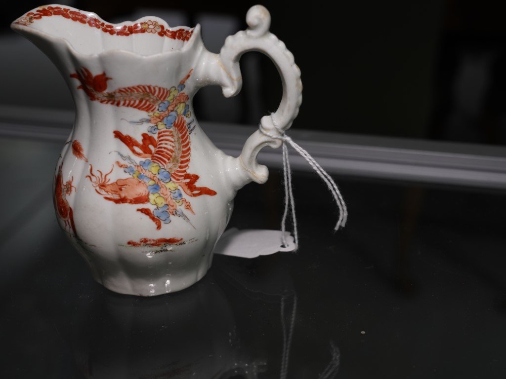 AN EARLY WORCESTER PORCELAIN CREAM JUG - Image 5 of 9