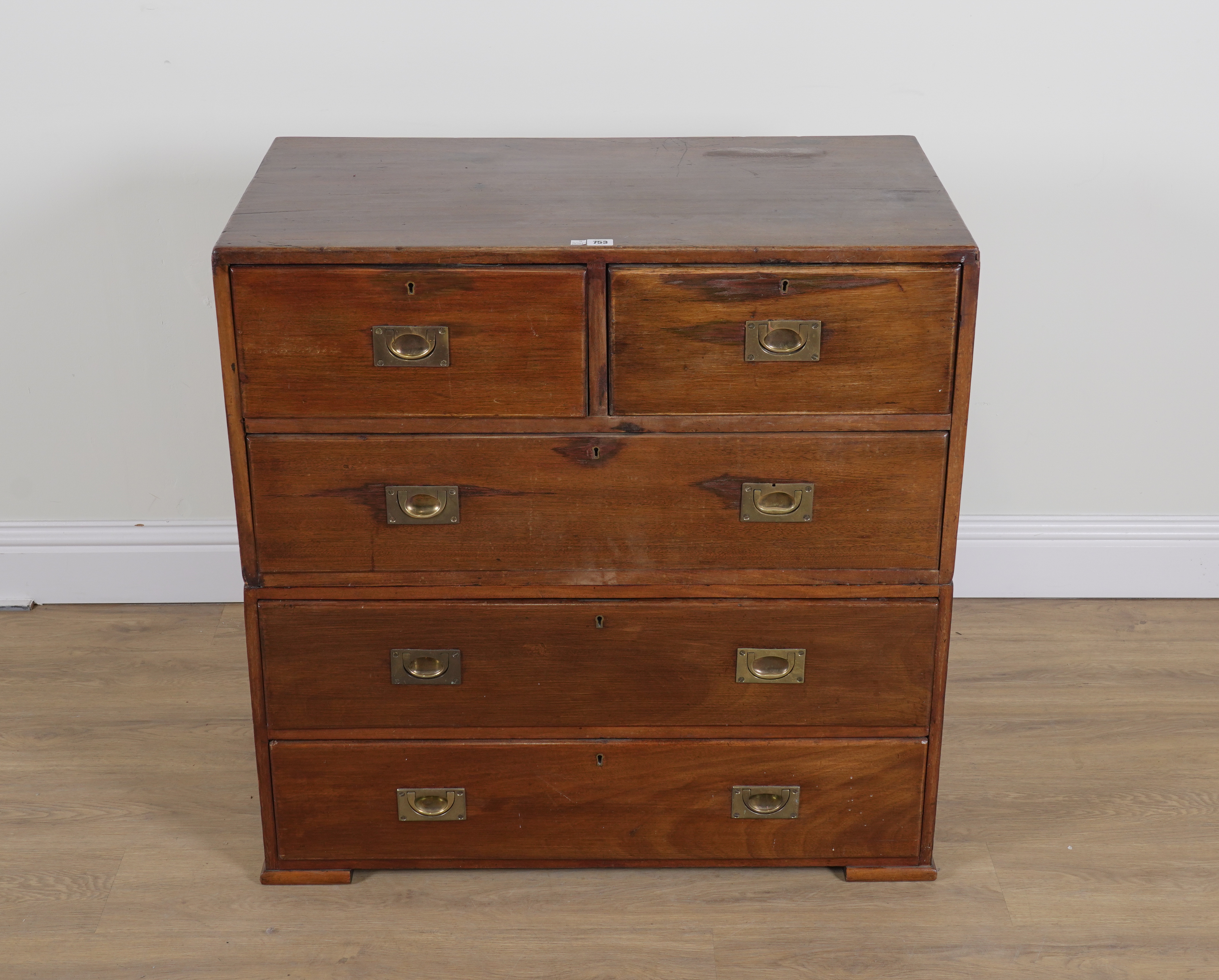 AN EARLY 20TH CENTURY TEAK FIVE DRAWER TWO PART CAMPAIGN STYLE CHEST - Image 3 of 4