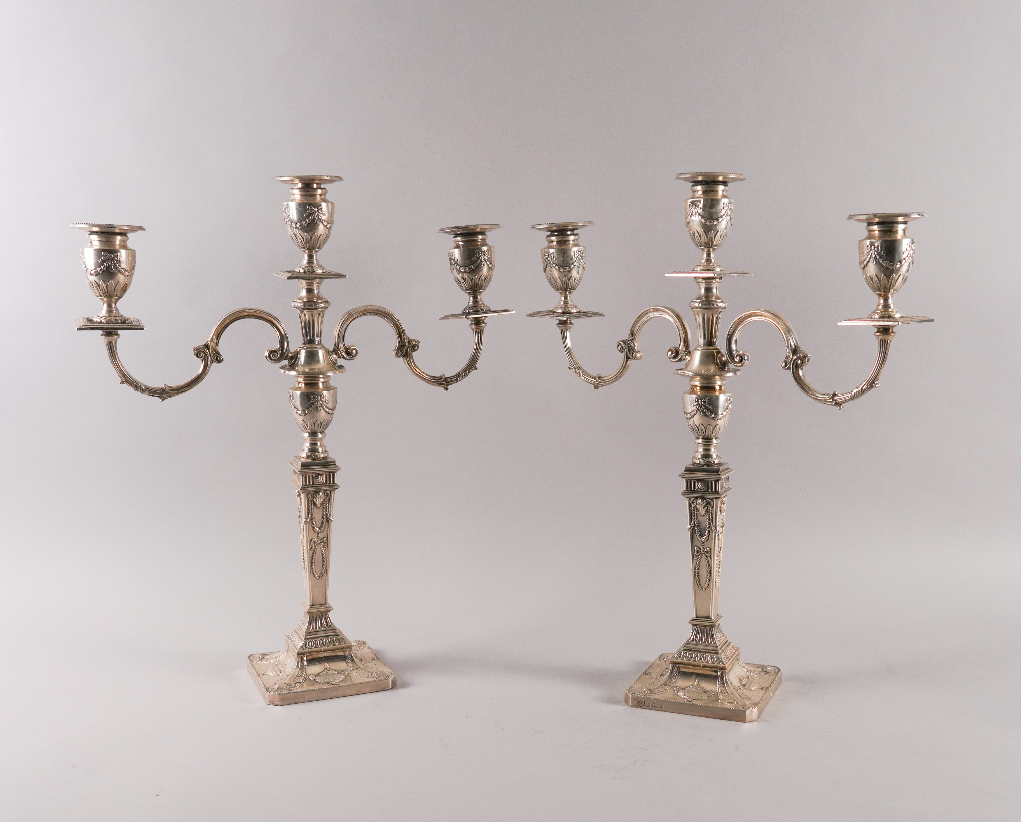 A PAIR OF SILVER THREE LIGHT TABLE CANDELABRA - Image 3 of 5