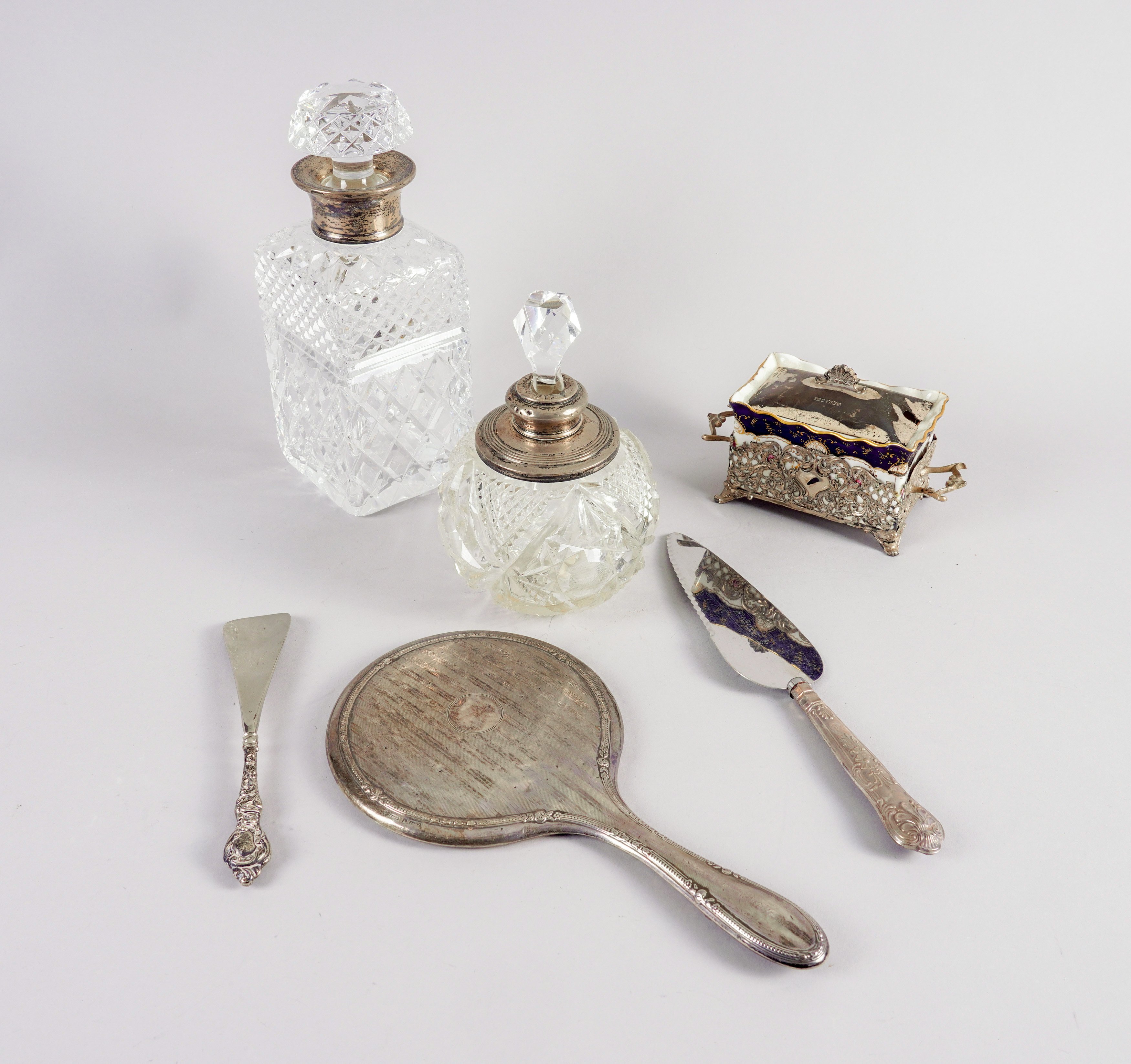 A GROUP OF SILVER MOUNTED WARES (6) - Image 2 of 4