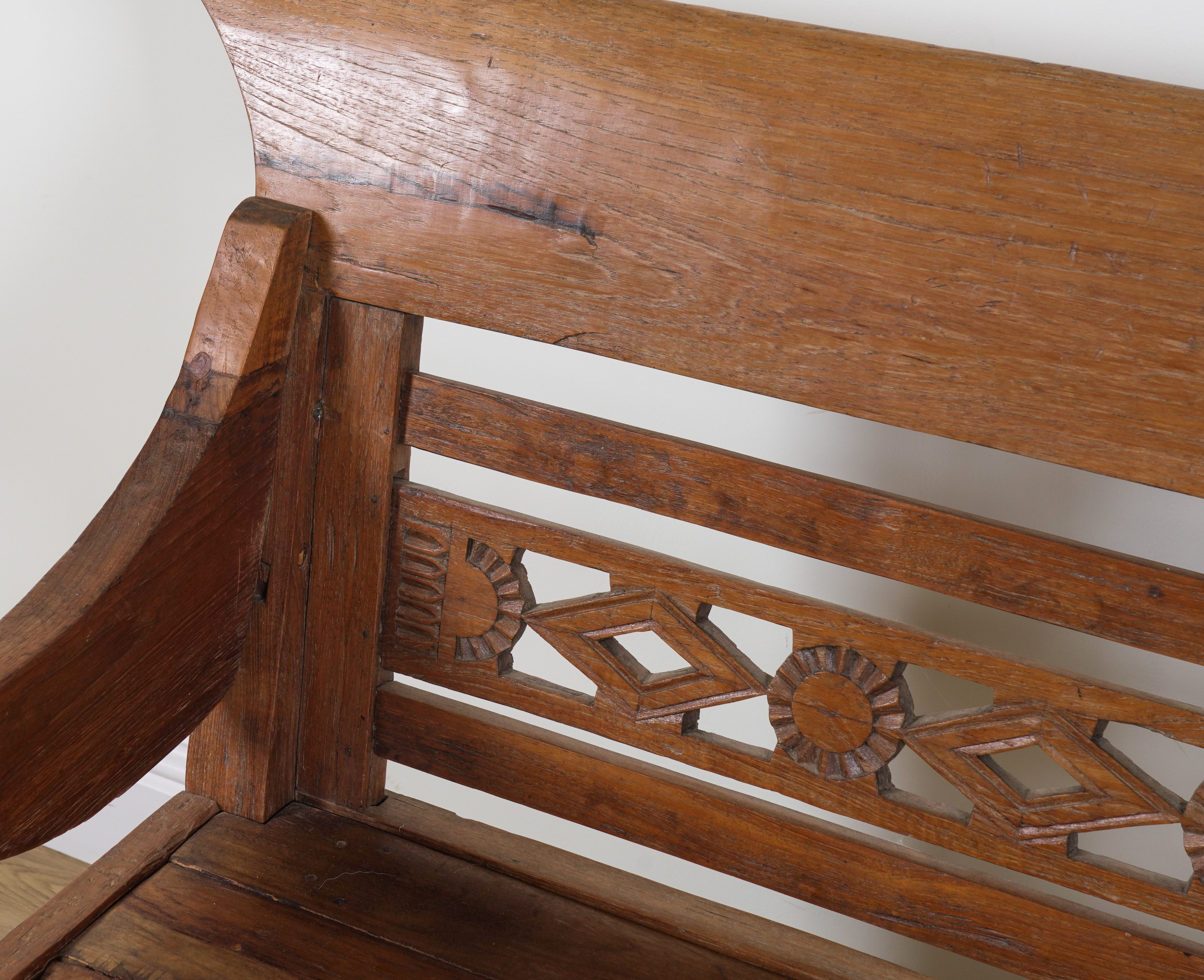 A 19TH CENTURY INDIAN TEAK BENCH - Image 2 of 3