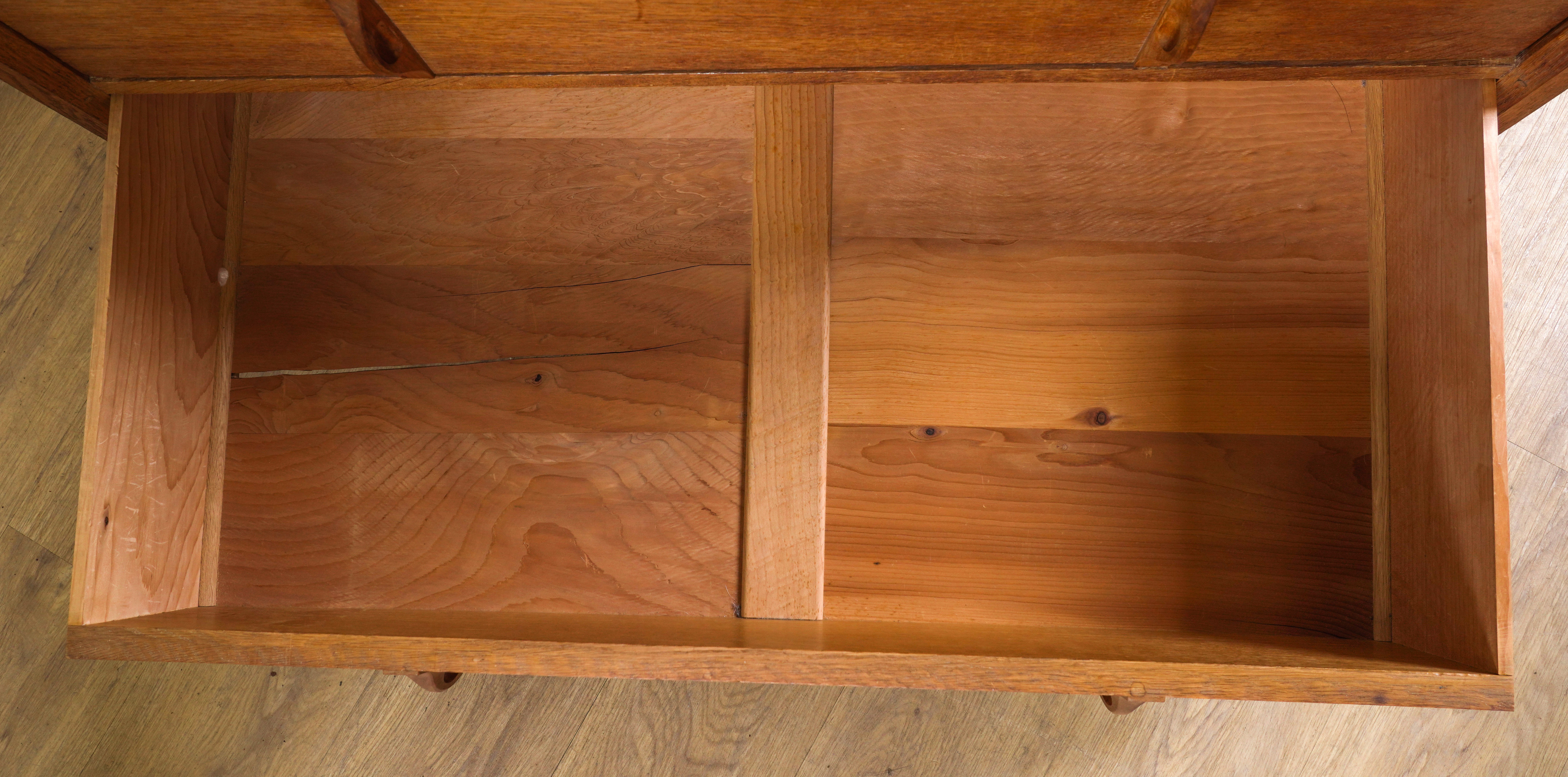 GORDON RUSSELL; A STOW OAK CHEST OF FIVE DRAWERS - Image 12 of 12