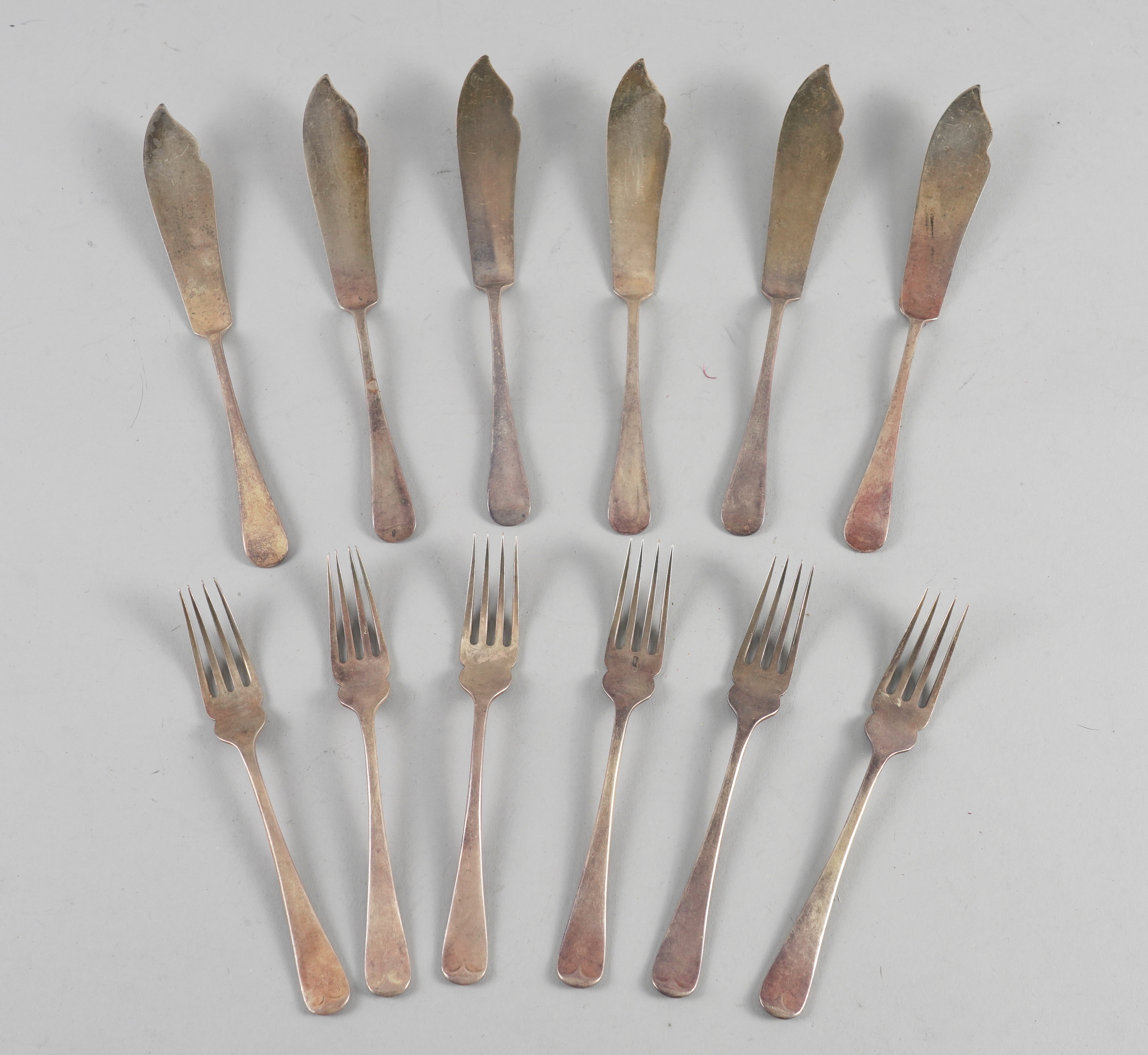 SIX PAIRS OF SILVER FISH KNIVES AND FORKS (12)