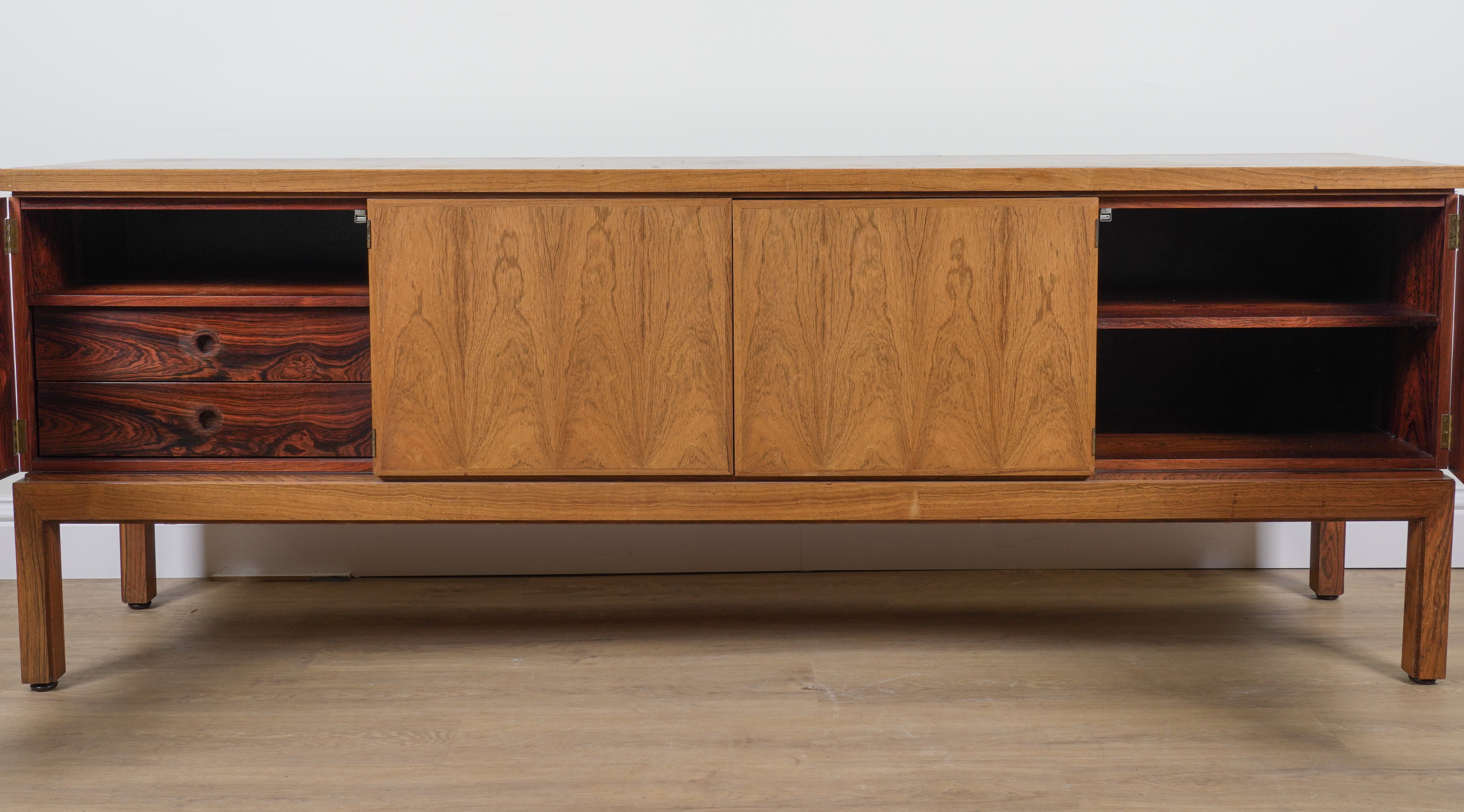 PROBABLY ARCHIE SHINE FOR HEALS FURNITURE; A MID 20TH CENTURY ROSEWOOD FOUR DOOR SIDEBOARD - Image 6 of 6