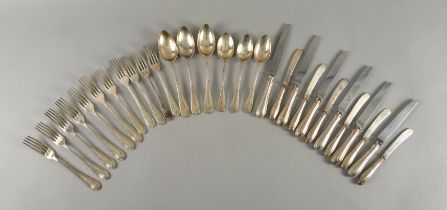 A GROUP OF SILVER TABLE FLATWARE (QTY)