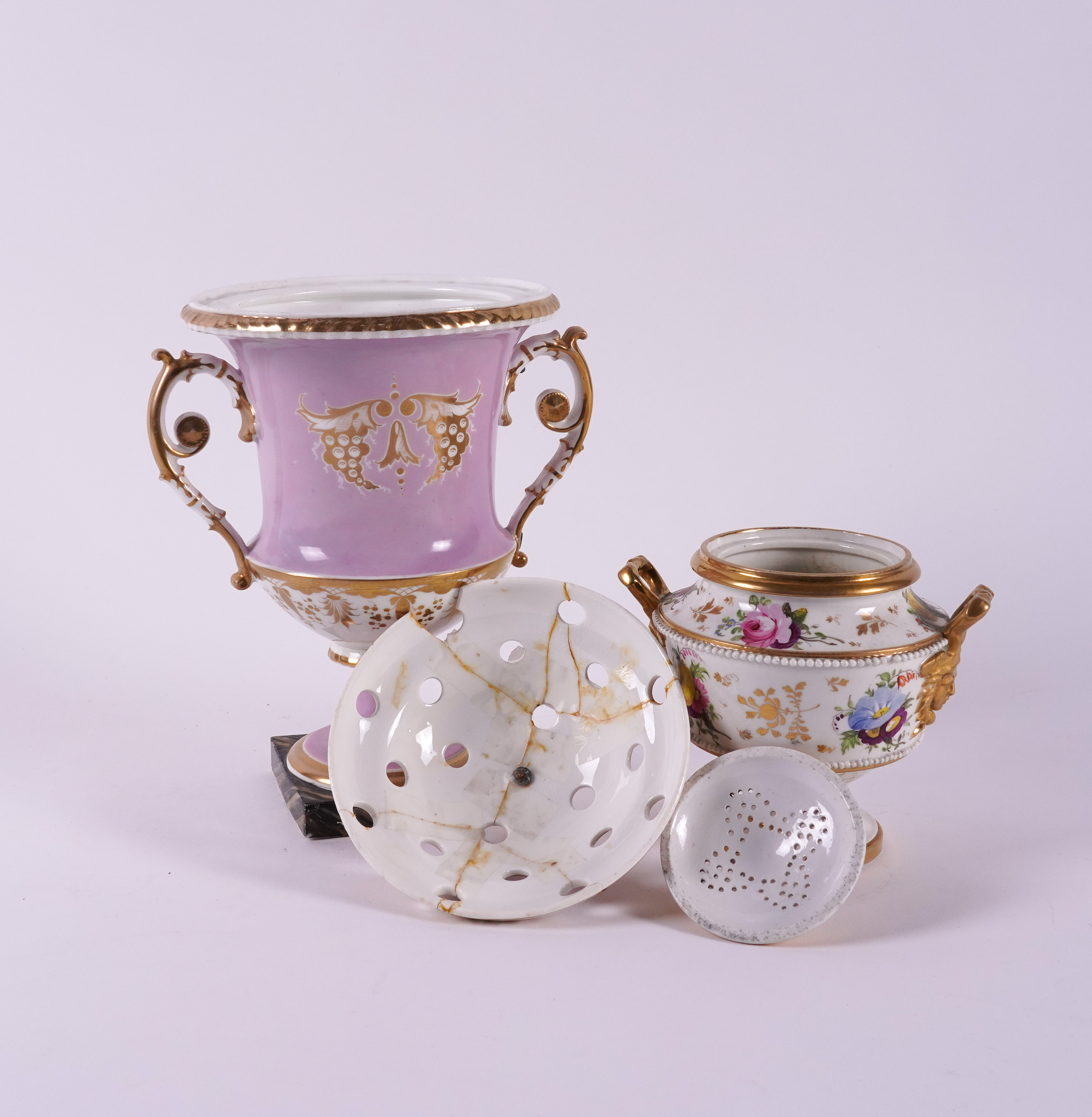 A GRAINGER'S WORCESTER TWO-HANDLED POT POURRI VASE AND COVER (4) - Image 3 of 3