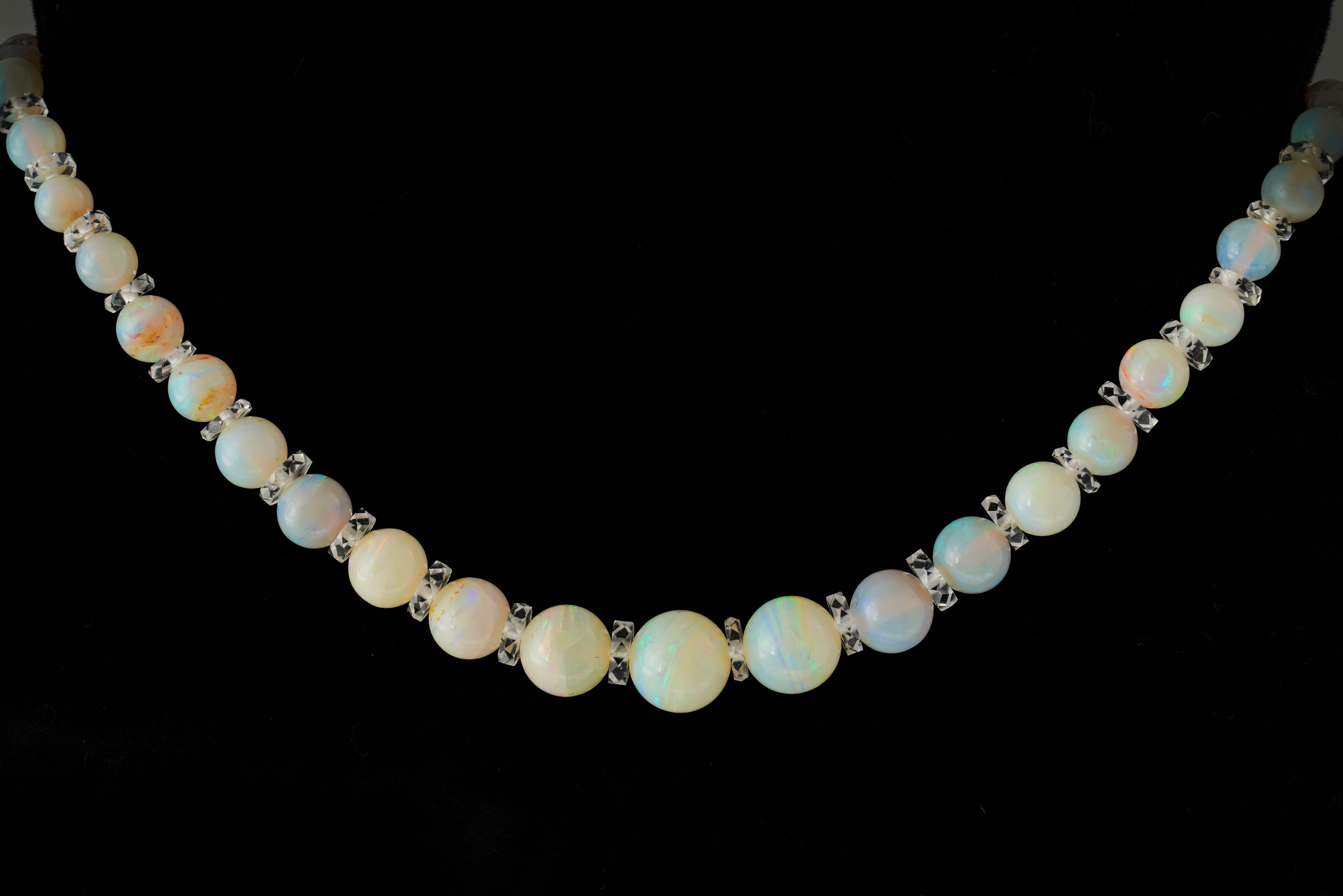 AN OPAL BEAD AND ROCK CRYSTAL NECKLACE - Image 15 of 15