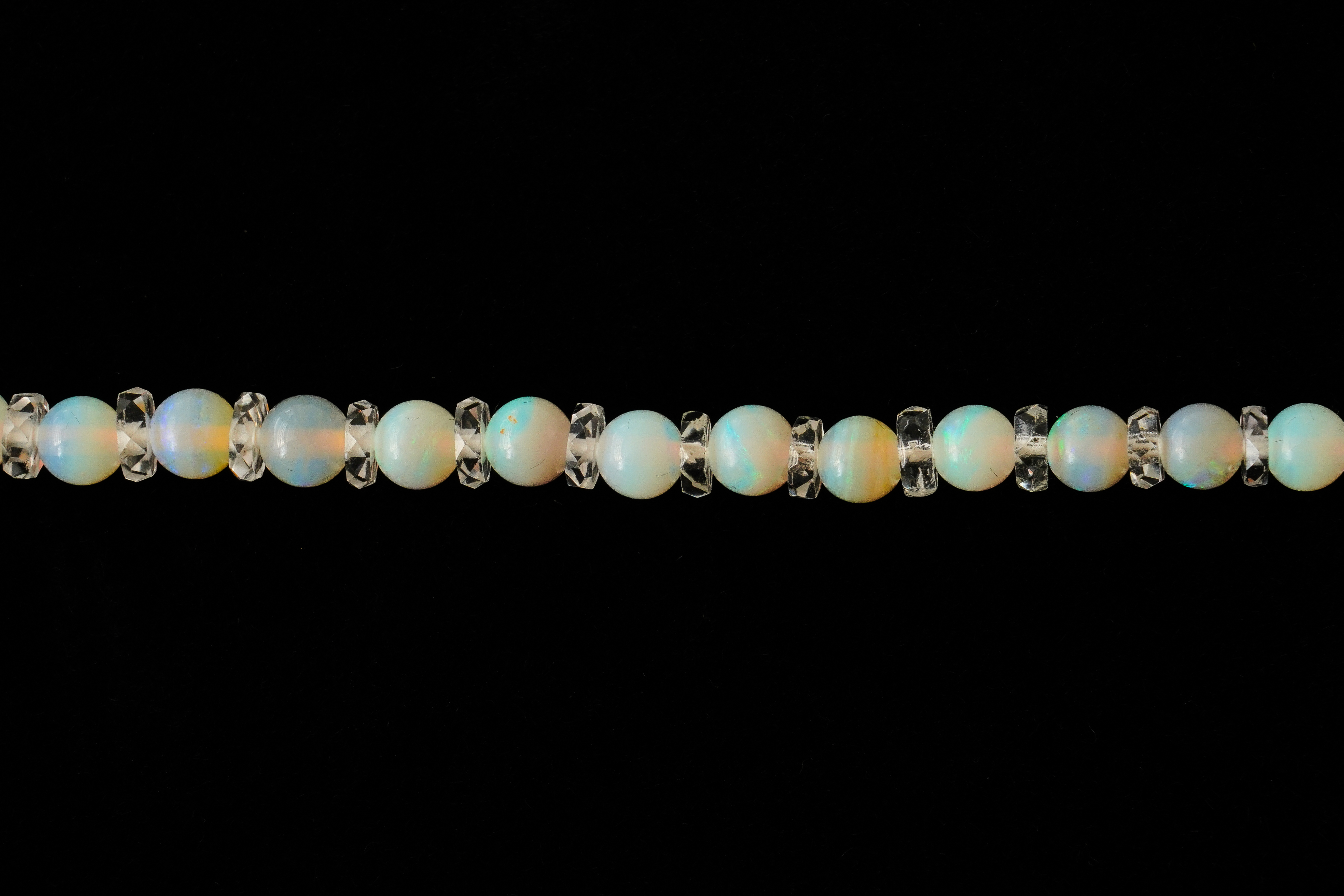 AN OPAL BEAD AND ROCK CRYSTAL NECKLACE - Image 10 of 15