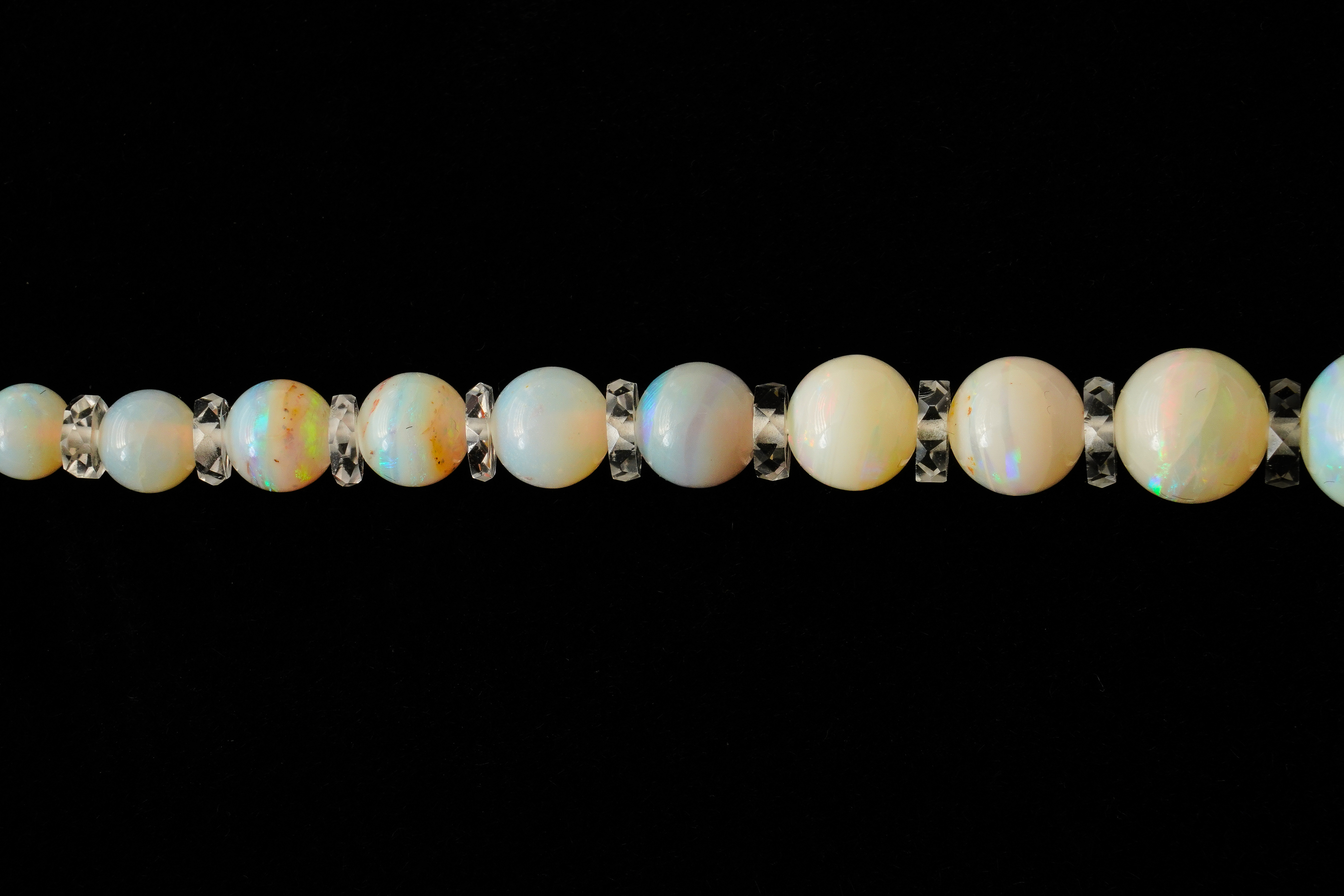 AN OPAL BEAD AND ROCK CRYSTAL NECKLACE - Image 6 of 15