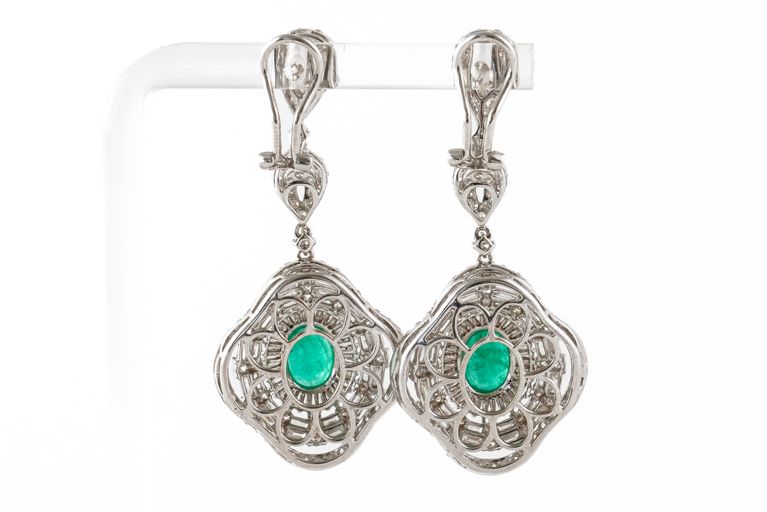 A PAIR OF DIAMOND AND EMERALD SET DROP EARRINGS, BOXED (2) - Image 6 of 7