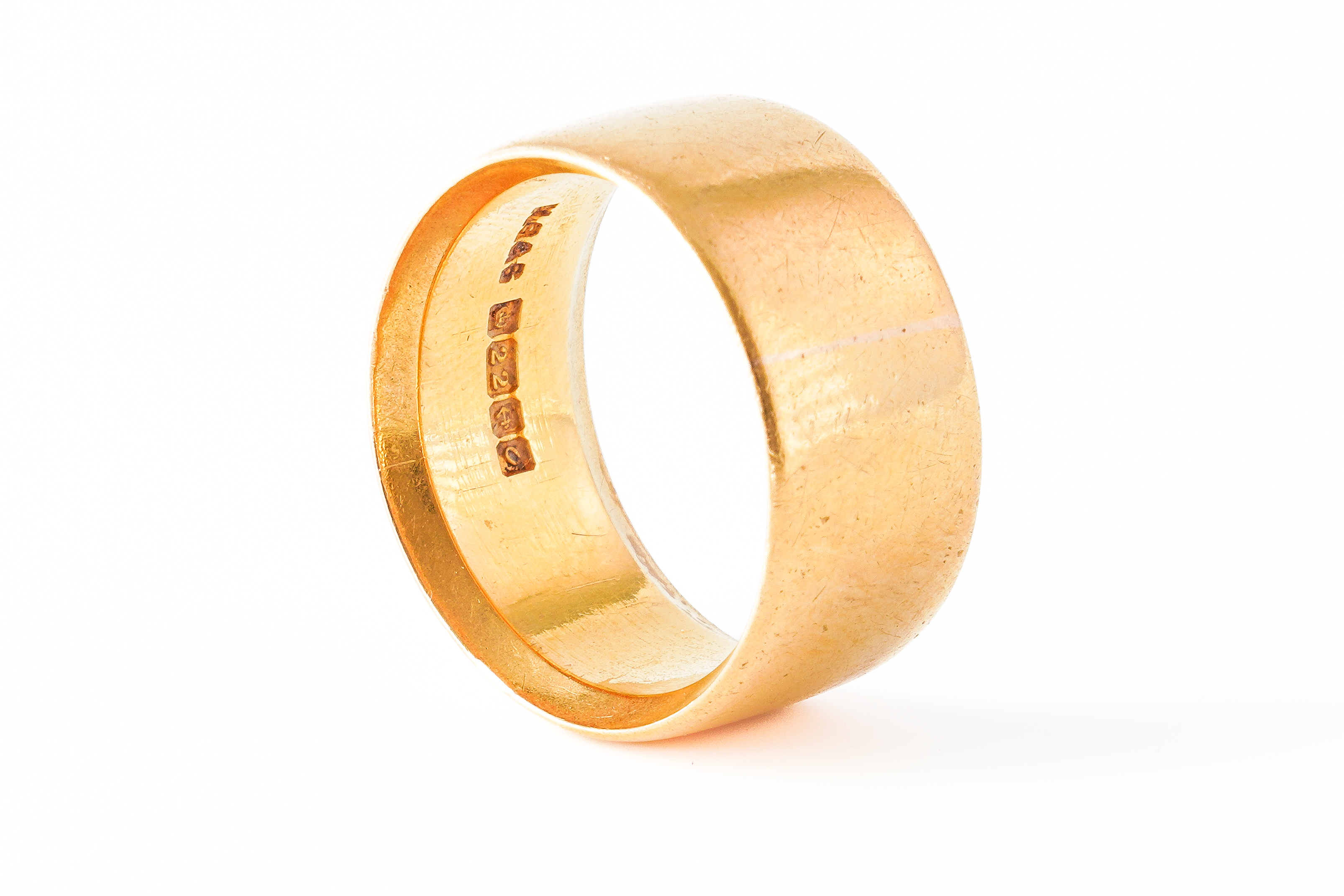 A 22CT GOLD WIDE BAND WEDDING RING - Image 3 of 3