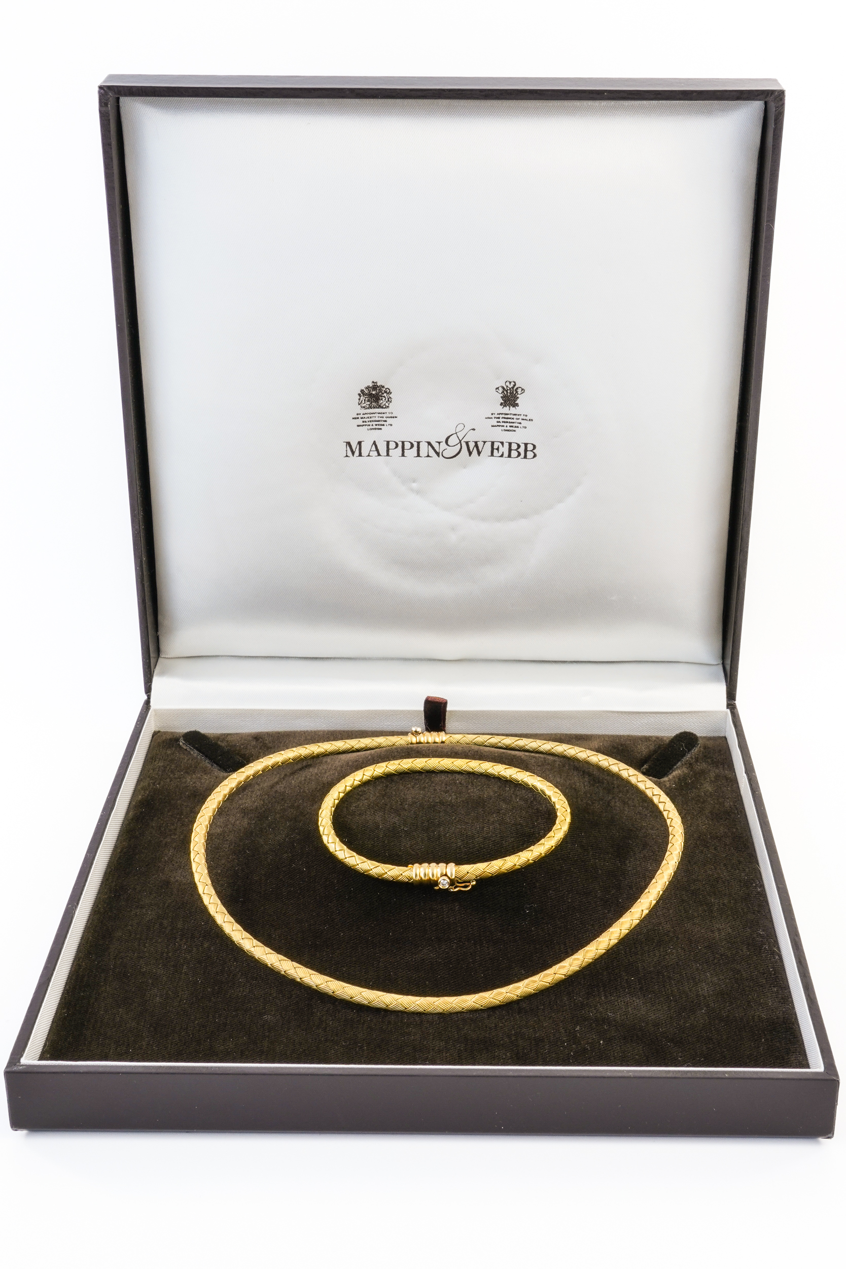 A SUITE OF 18CT GOLD JEWELLERY (3) - Image 8 of 11