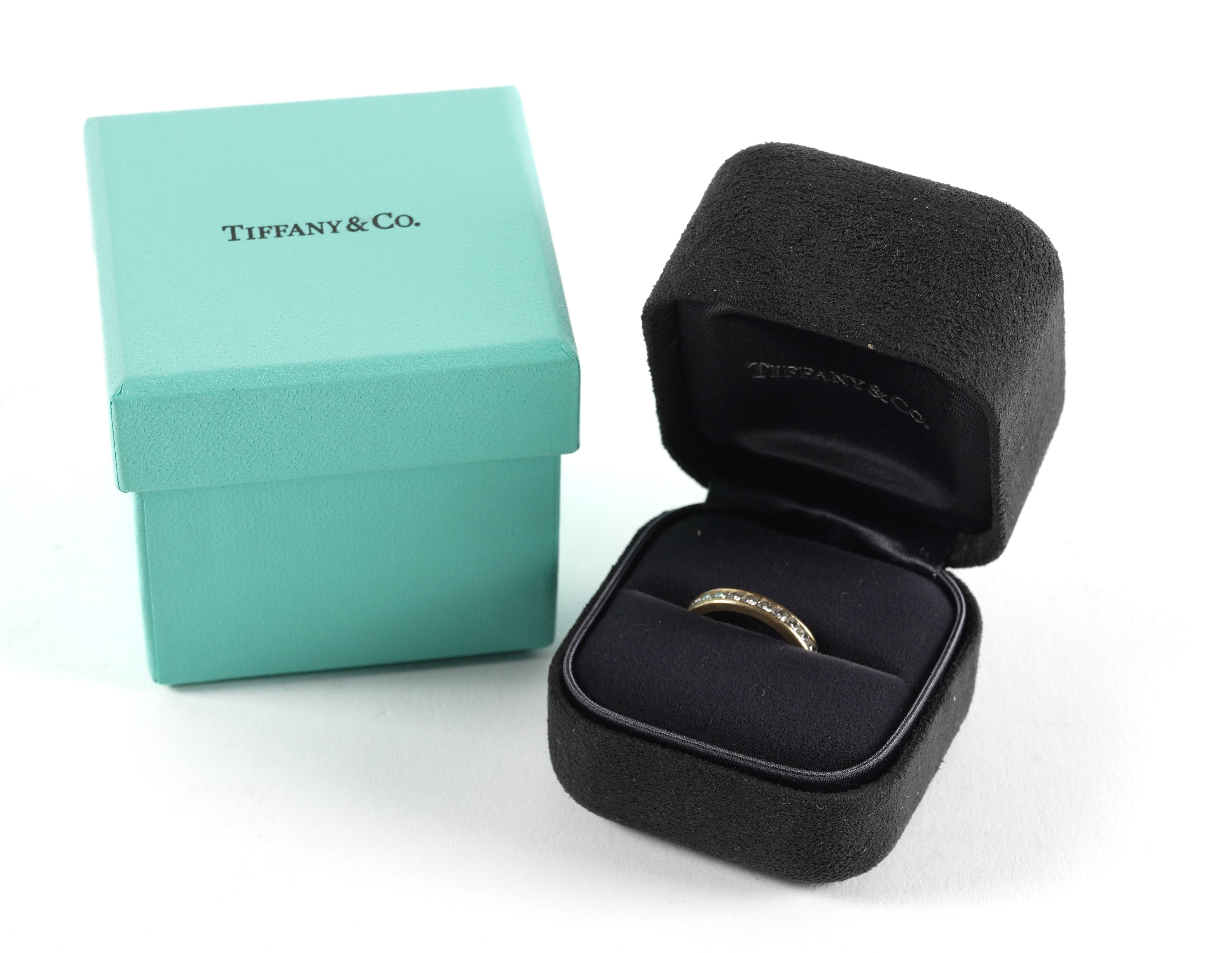 A TIFFANY AND CO 18CT GOLD AND DIAMOND FULL ETERNITY RING - Image 4 of 4
