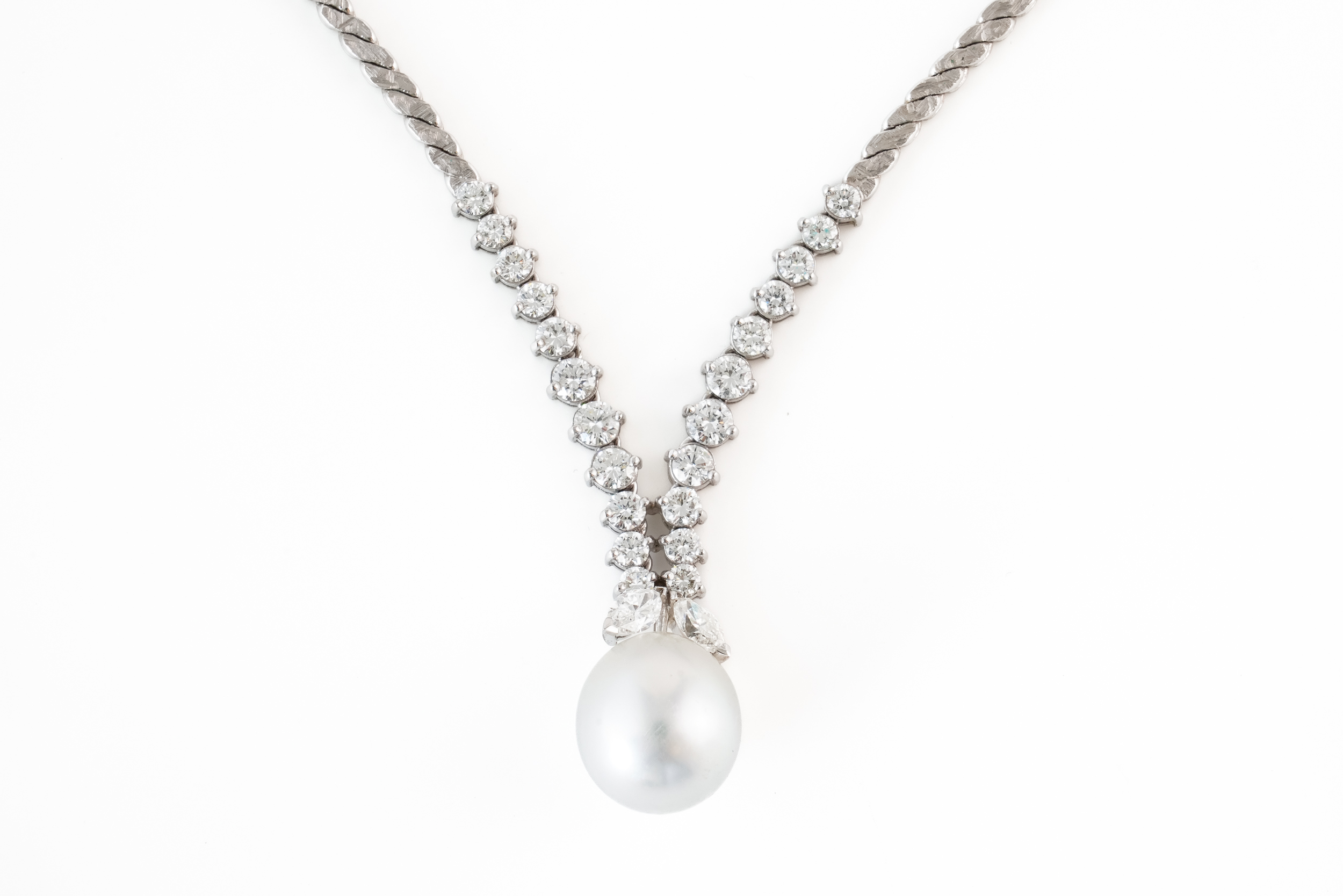 A WHITE GOLD, CULTURED PEARL AND DIAMOND NECKLACE