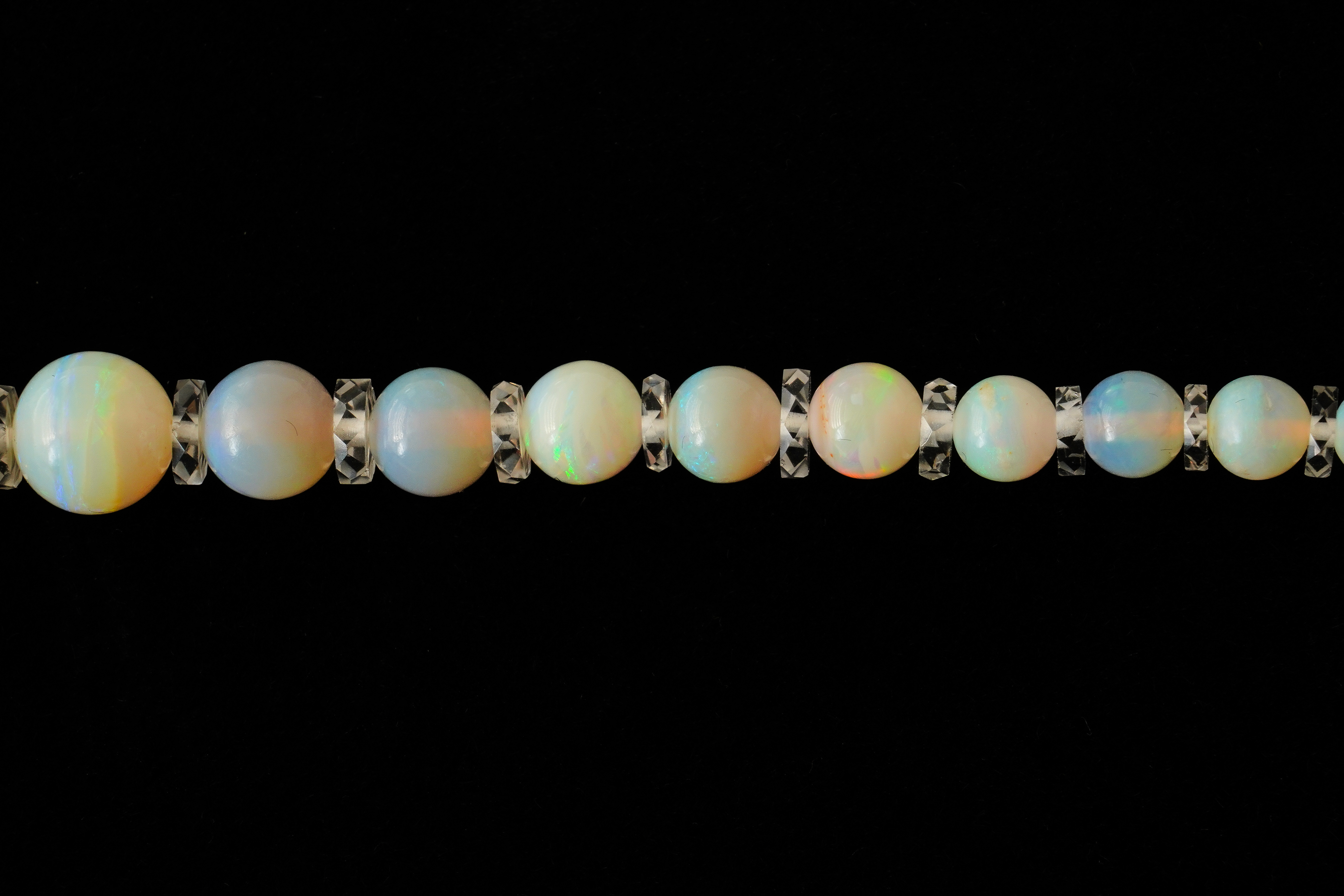 AN OPAL BEAD AND ROCK CRYSTAL NECKLACE - Image 8 of 15