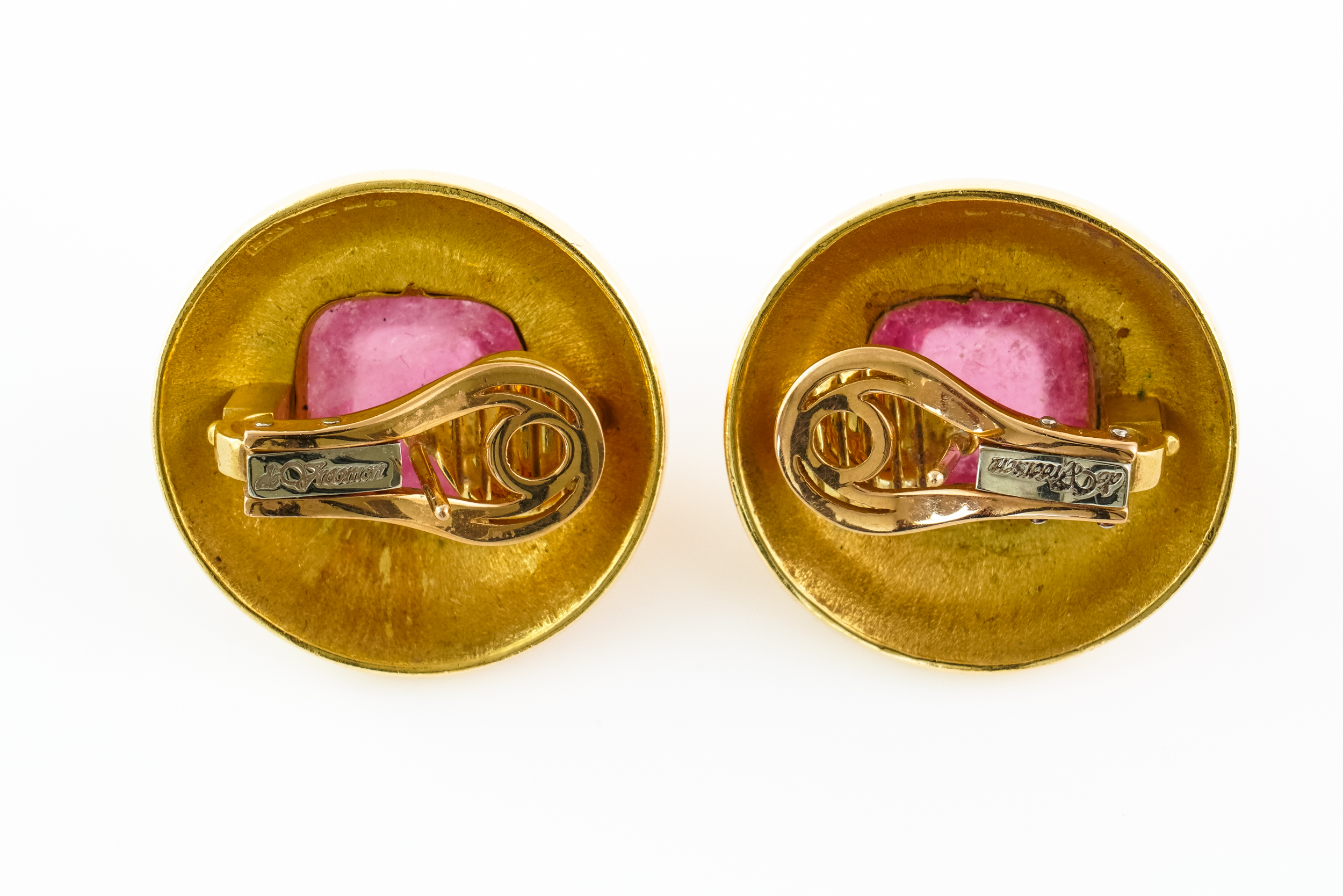 A DE VROOMEN PAIR OF 18CT GOLD AND CABOCHON PINK TOURMALINE EARCLIPS - Image 2 of 3