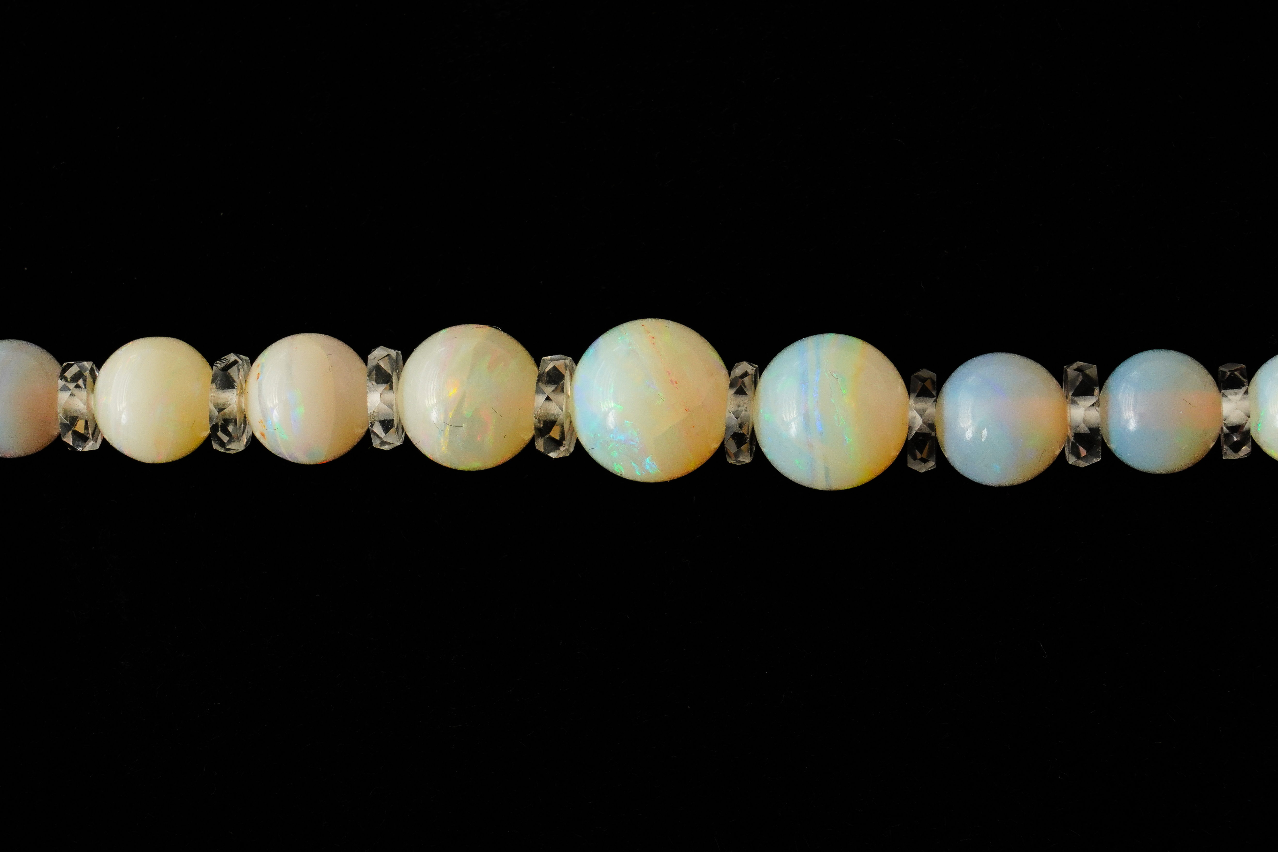 AN OPAL BEAD AND ROCK CRYSTAL NECKLACE - Image 7 of 15