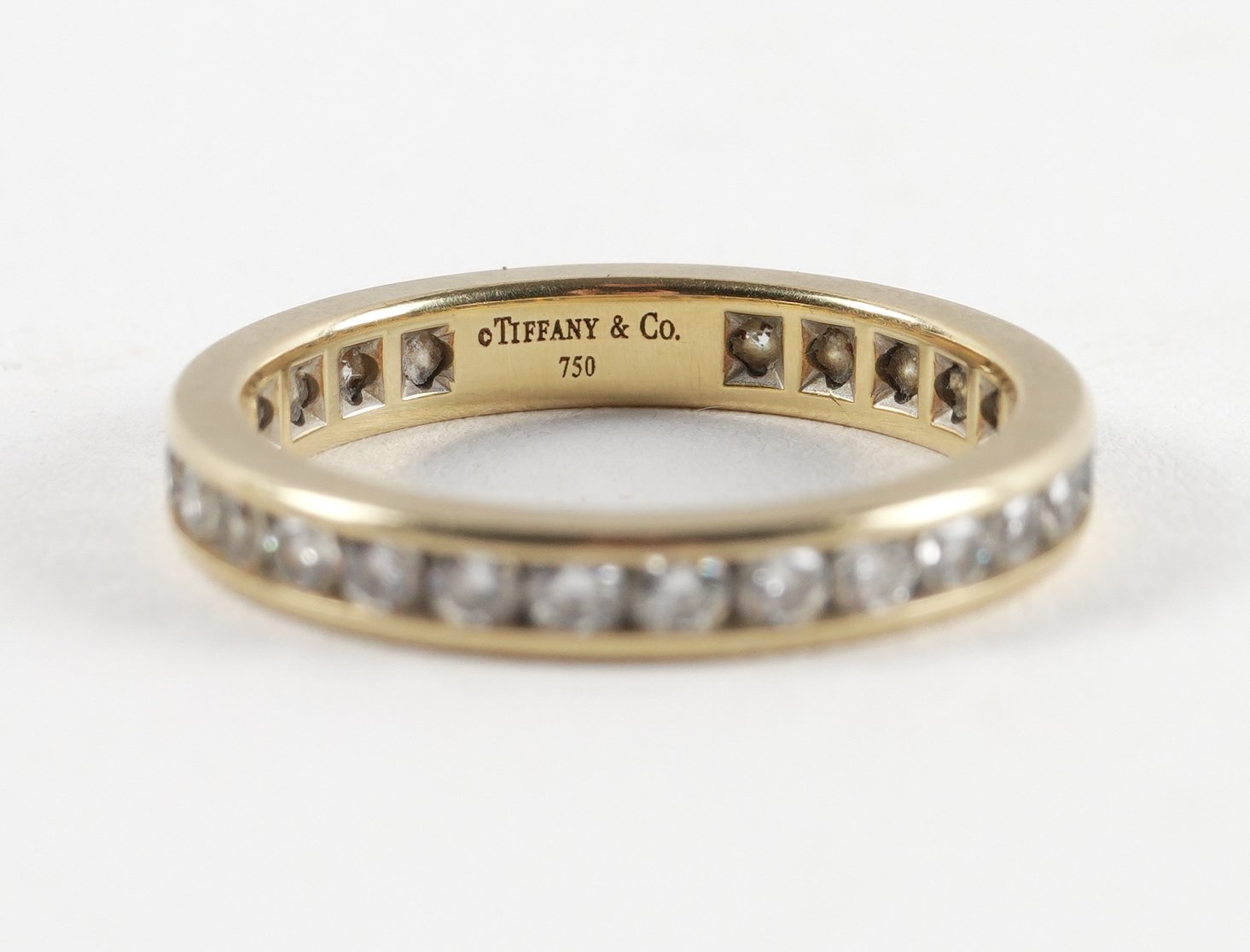 A TIFFANY AND CO 18CT GOLD AND DIAMOND FULL ETERNITY RING - Image 3 of 4