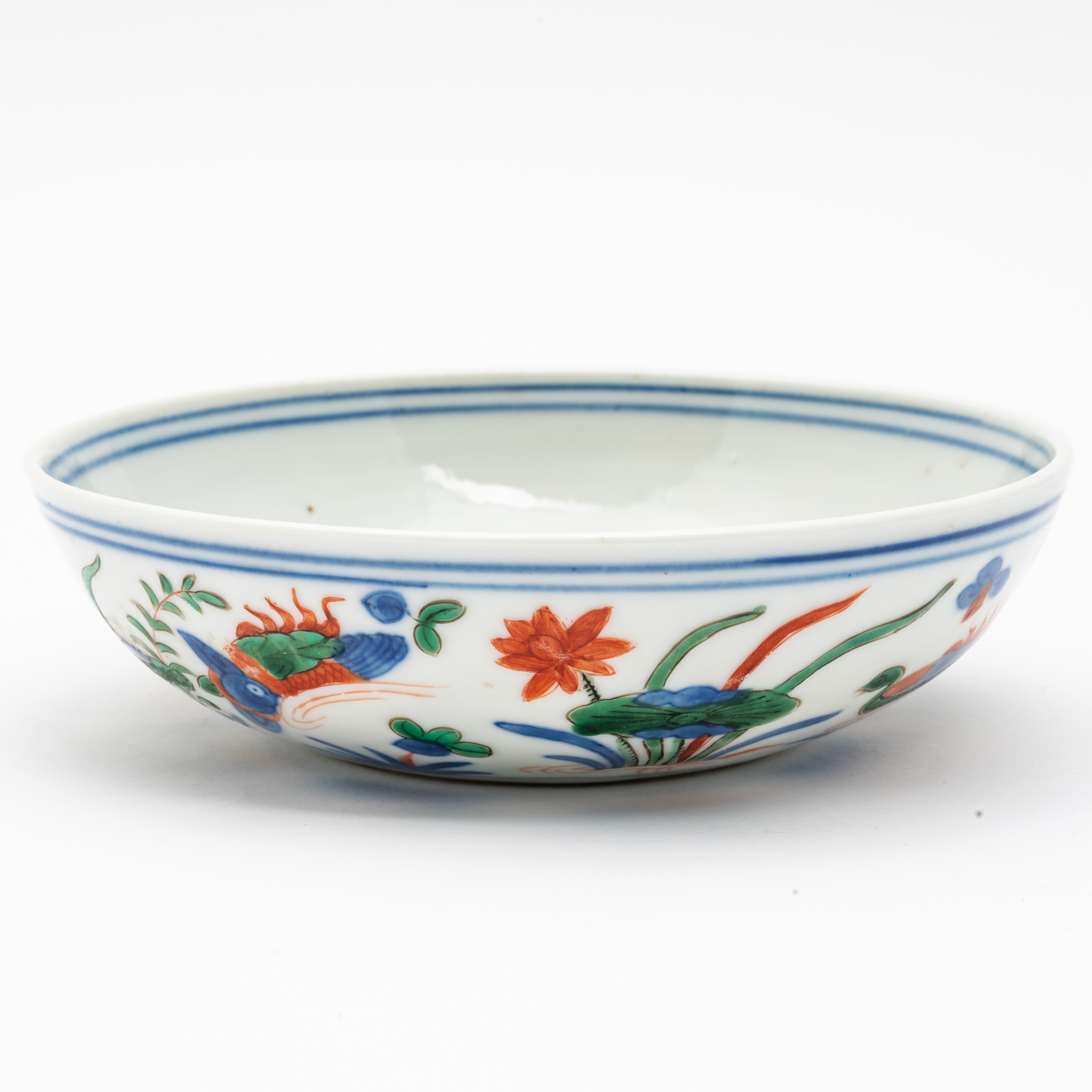 A SMALL CHINESE WUCAI SHALLOW BOWL (2) - Image 10 of 10