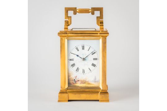 A FRENCH GILT BRASS AND PORCELAIN TRIPLE-PANELLED CARRIAGE TIMEPIECE - Image 2 of 7