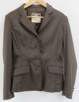 Fashion: A vintage Moschino Jeans ladies brown jacket. With labels. 66 cm length. Condition