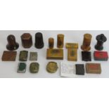 Tobacconalia: A collection of vintage and antique vesta boxes and related items. (21 items) 8.3 cm