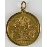 Full gold sovereign, 1872 Queen Victoria young head. Mounted in a removable 9ct gold pendant