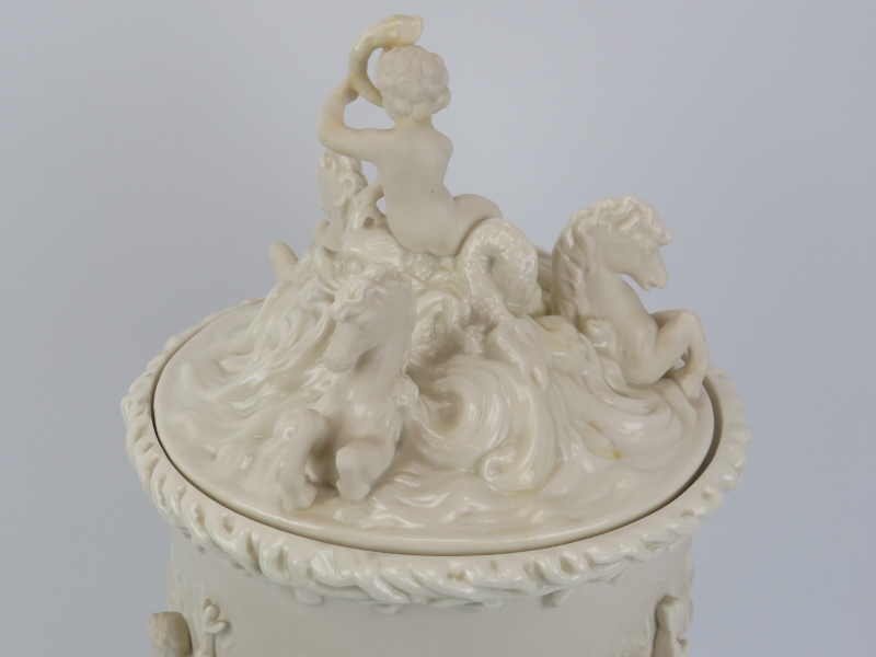 A large Belleek ‘Prince of Wales’ porcelain ice pail and cover. Decorated depicting scenes of - Image 3 of 9