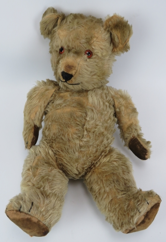 A vintage golden mohair plush teddy bear with growler. 55 cm approximate height. Condition report: - Image 2 of 3