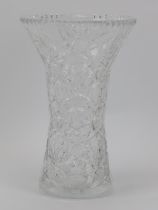 A large Bohemian clear cut crystal glass vase, 20th century. 30 cm height. Condition report: Good