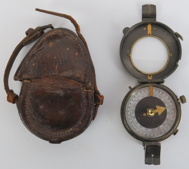 Militaria: A WWI British military compass. Marked ’S. Mordan and Co. 62878 1917’. Verner’s Patter