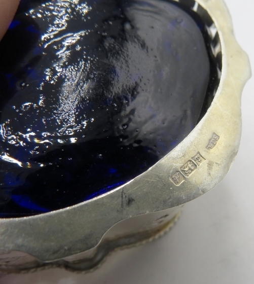 A silver mustard pot in the Georgian style, Birmingham 1975, with blue liner. Approx silver weight - Image 2 of 2