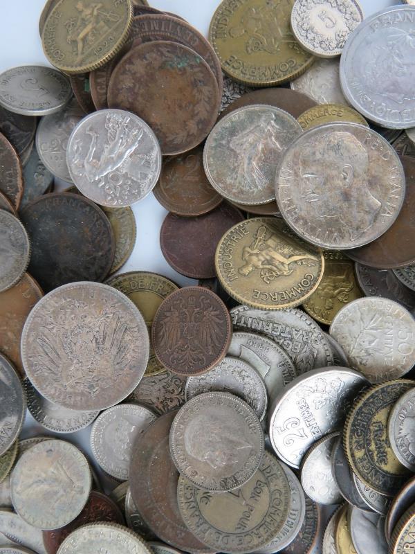 Collection of mixed 19th and 20th century British and European coins including many silver. Over 1. - Image 2 of 4